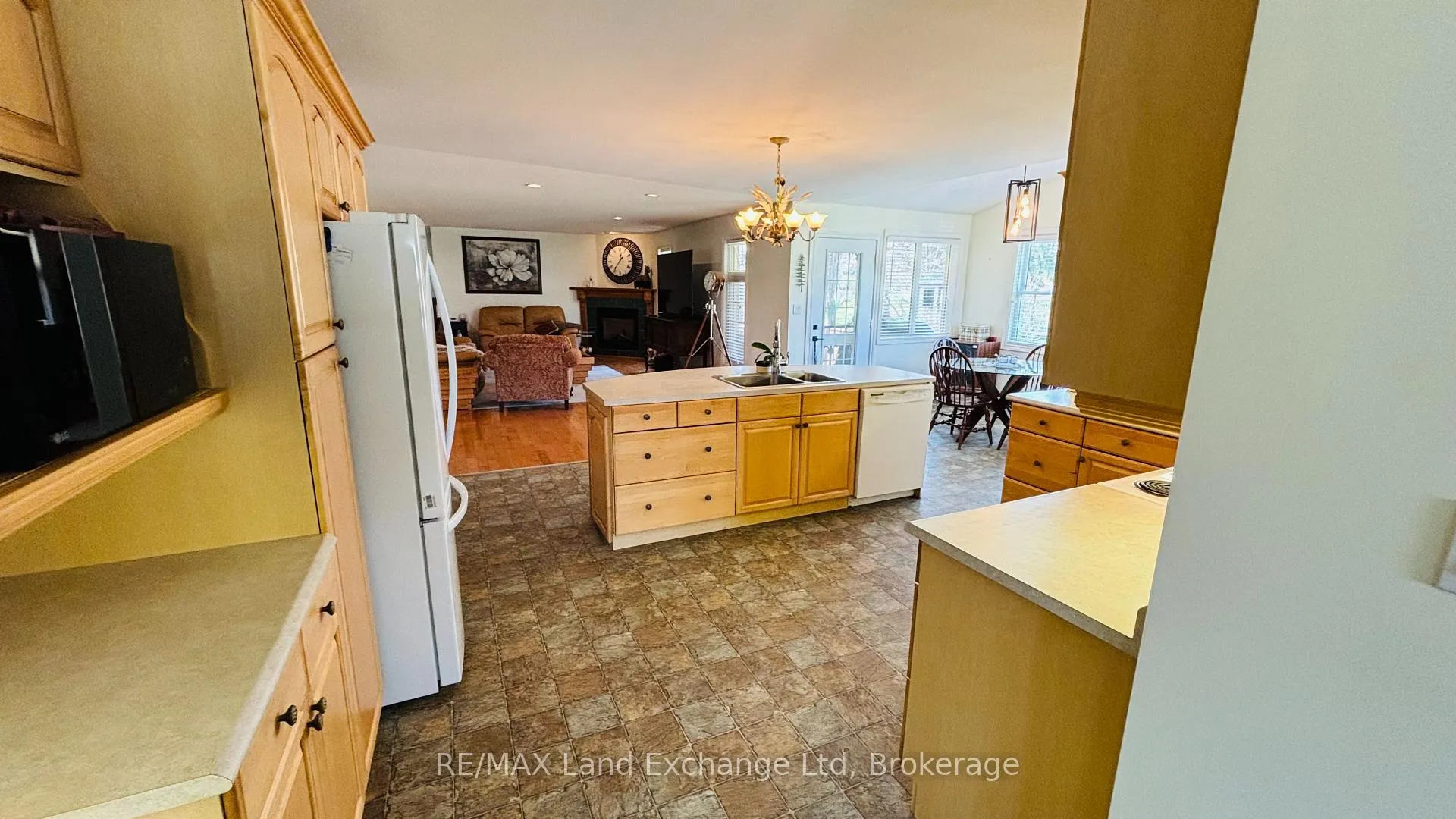 Photo 11 of 122 James Street, Arran-Elderslie — HOMEH