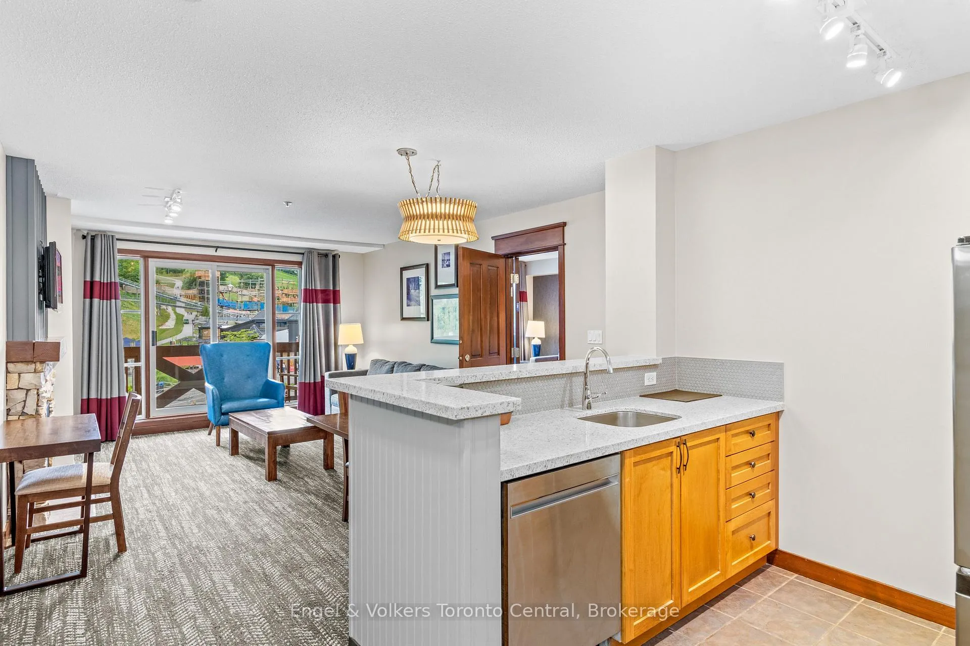 Photo 8 of Unit 319 321, 152 Jozo Weider Boulevard, Blue Mountains — HOMEH