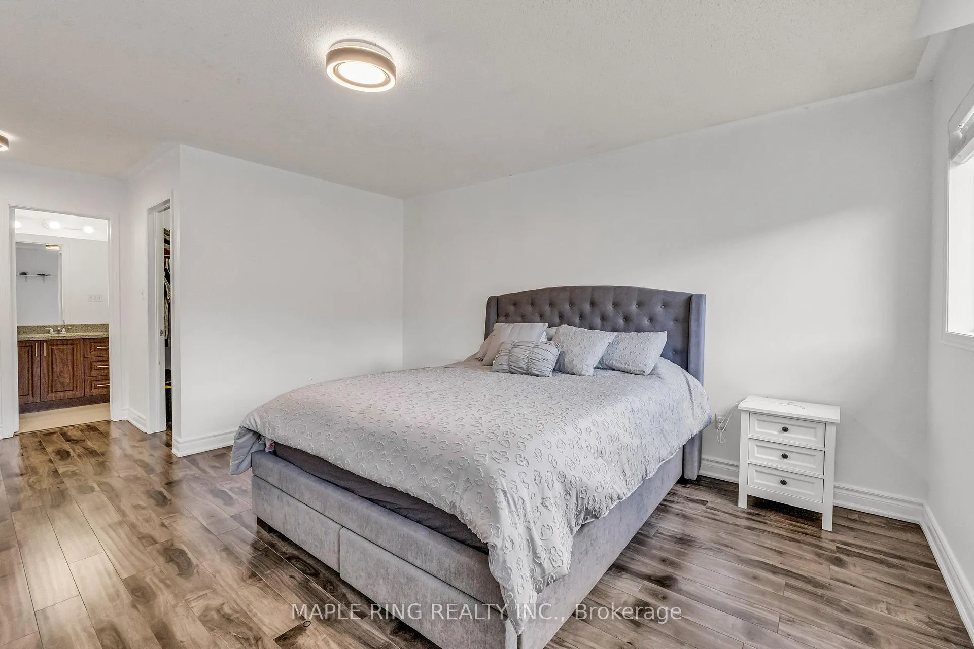 Photo 17 of 36 Laurelhurst Crescent, Vaughan, Vellore Village — HOMEH