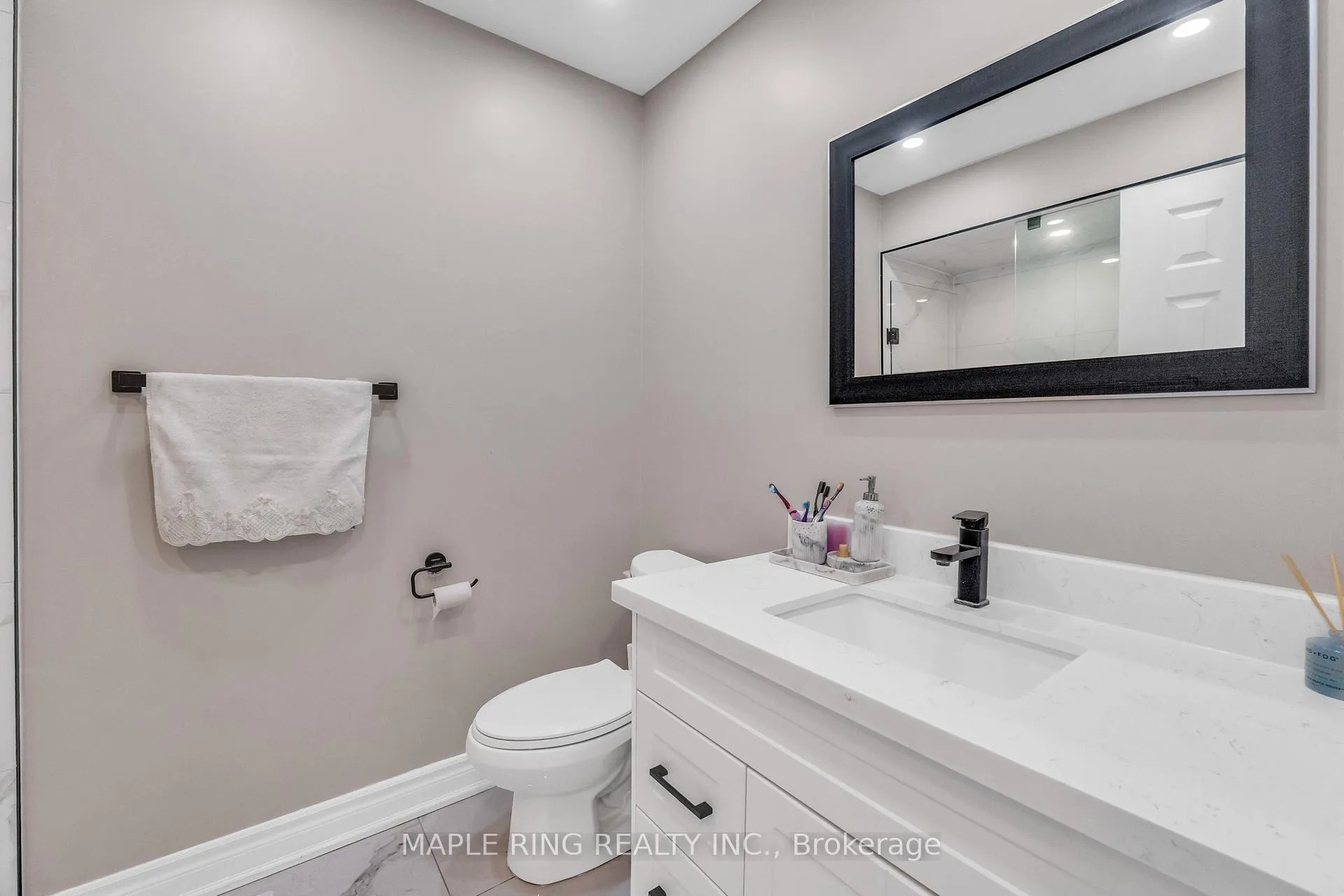 Photo 24 of 36 Laurelhurst Crescent, Vaughan, Vellore Village — HOMEH
