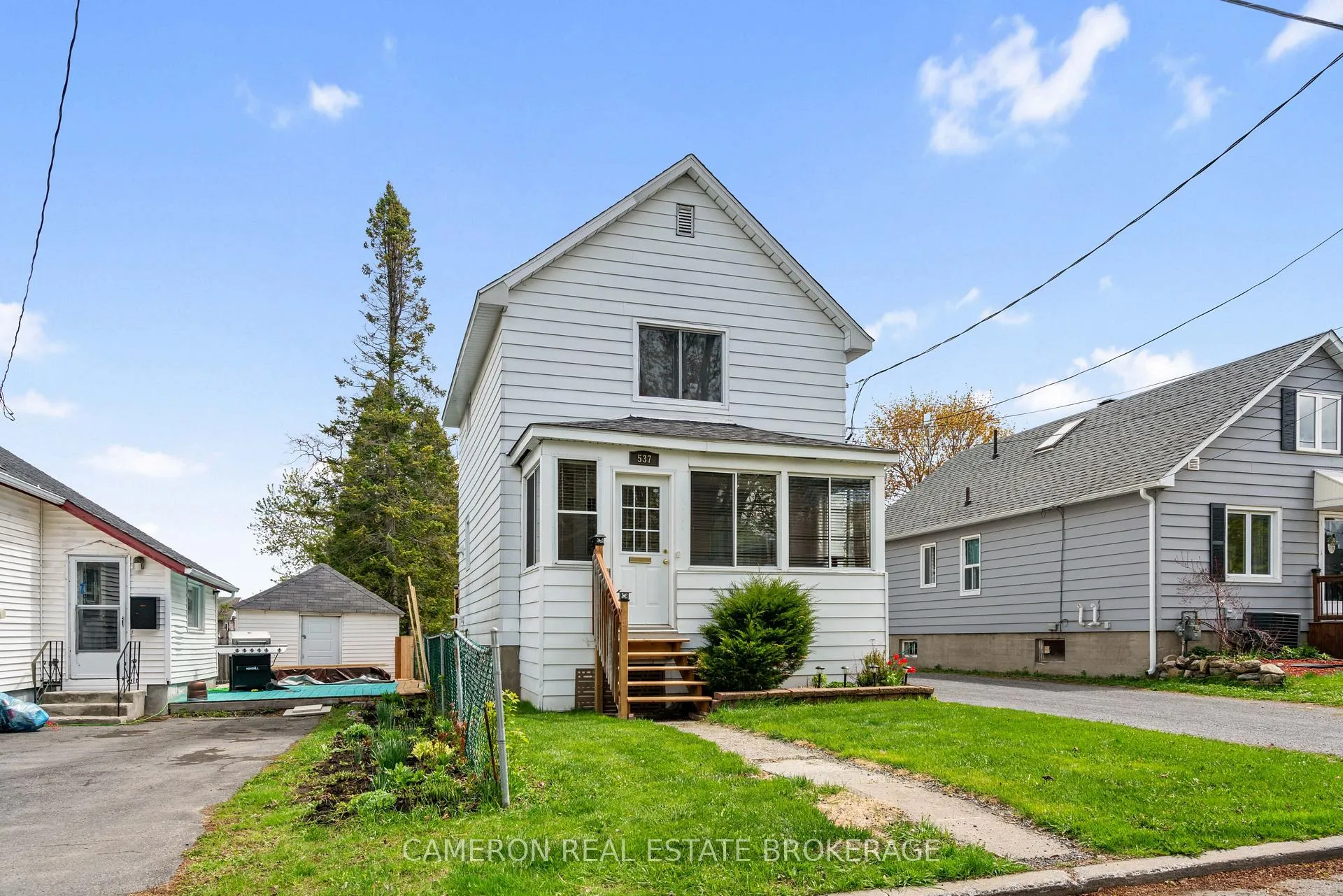 Photo 3 of 537 Gloucester Street N, Cornwall — HOMEH
