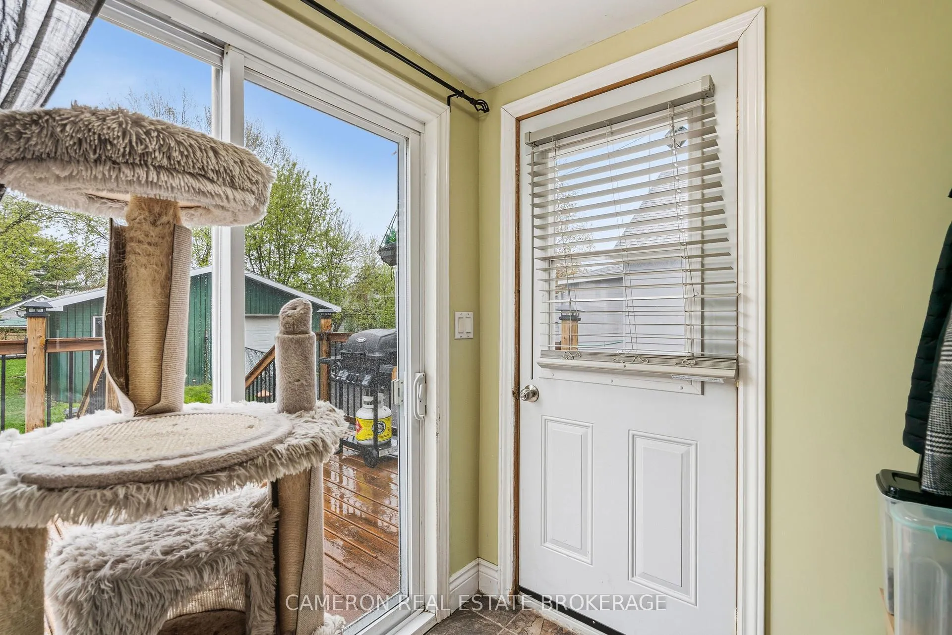 Photo 10 of 537 Gloucester Street N, Cornwall — HOMEH