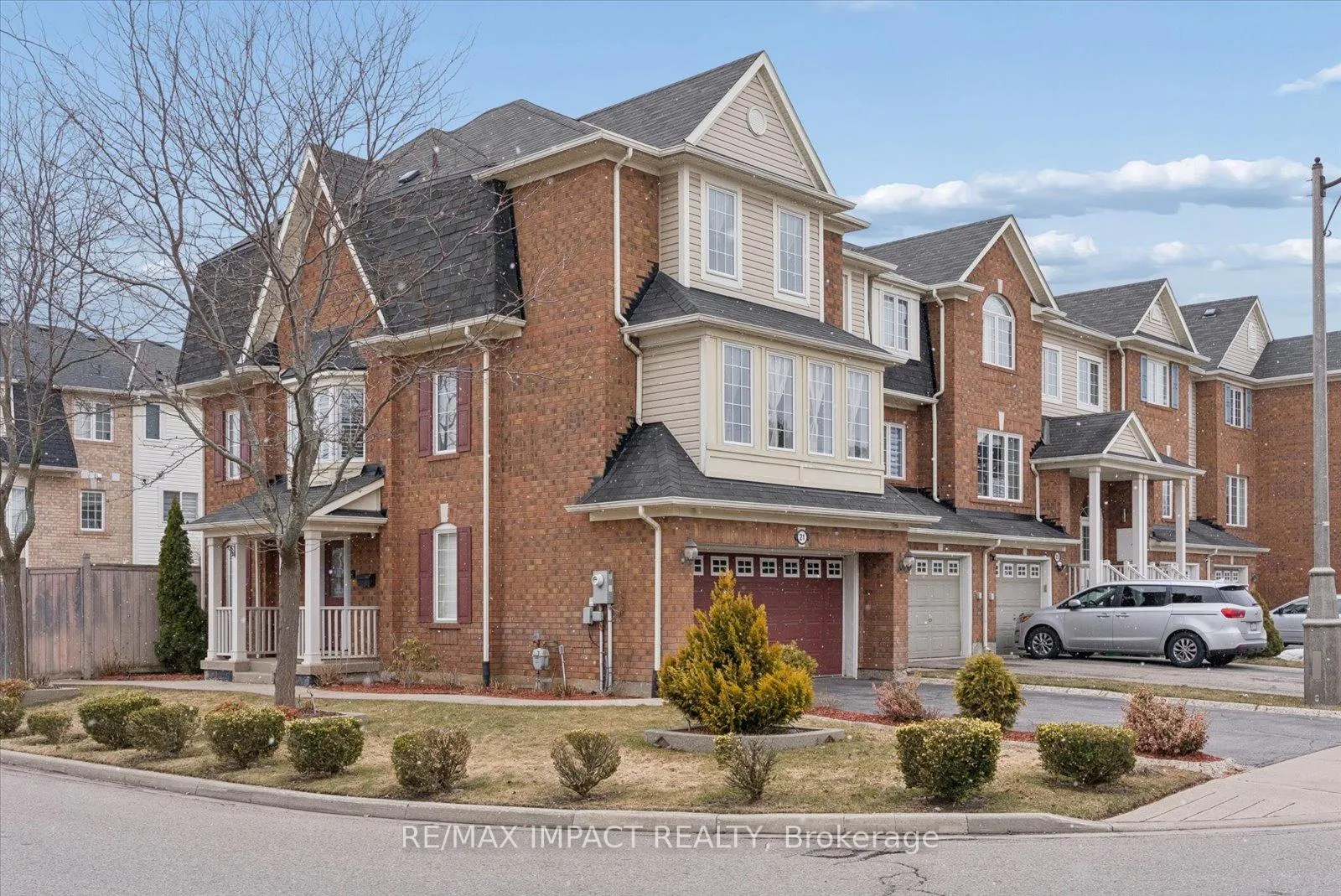 Photo 1 of 21 Decker Hollow Circle, Brampton, Credit Valley — HOMEH