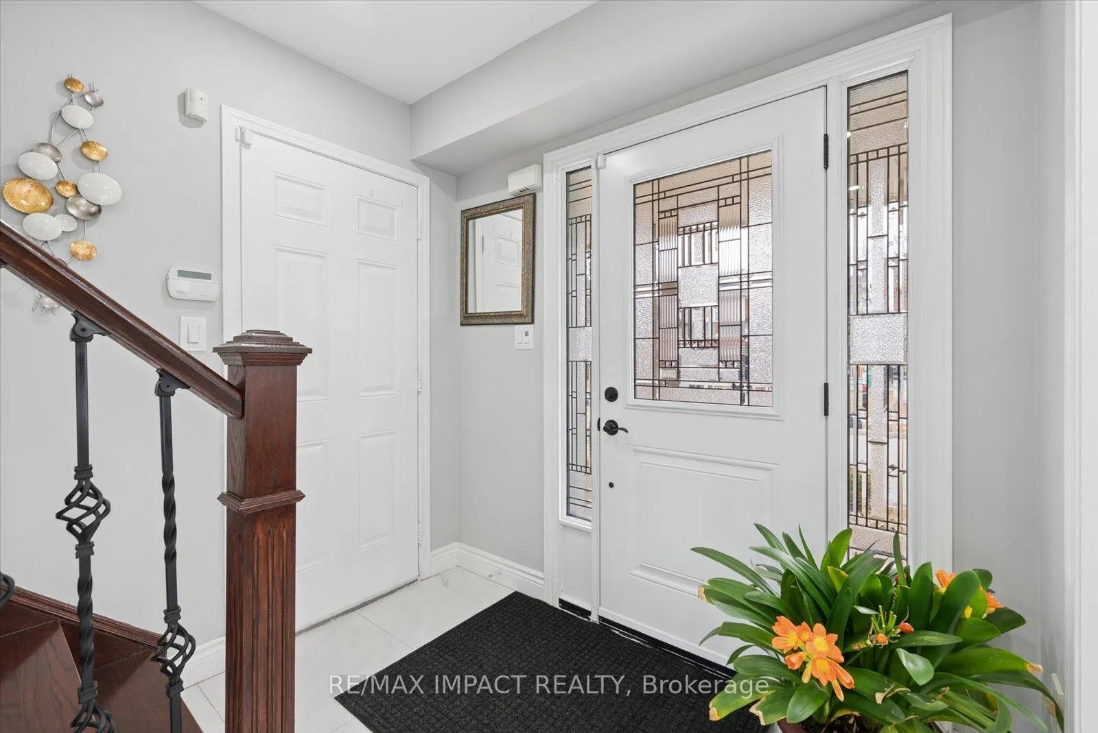 Photo 6 of 21 Decker Hollow Circle, Brampton, Credit Valley — HOMEH
