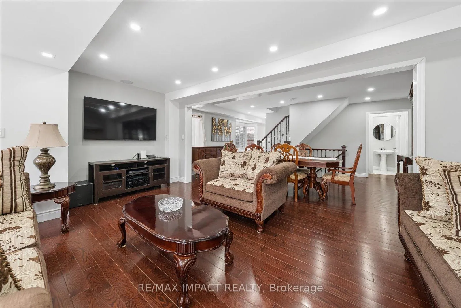 Photo 10 of 21 Decker Hollow Circle, Brampton, Credit Valley — HOMEH