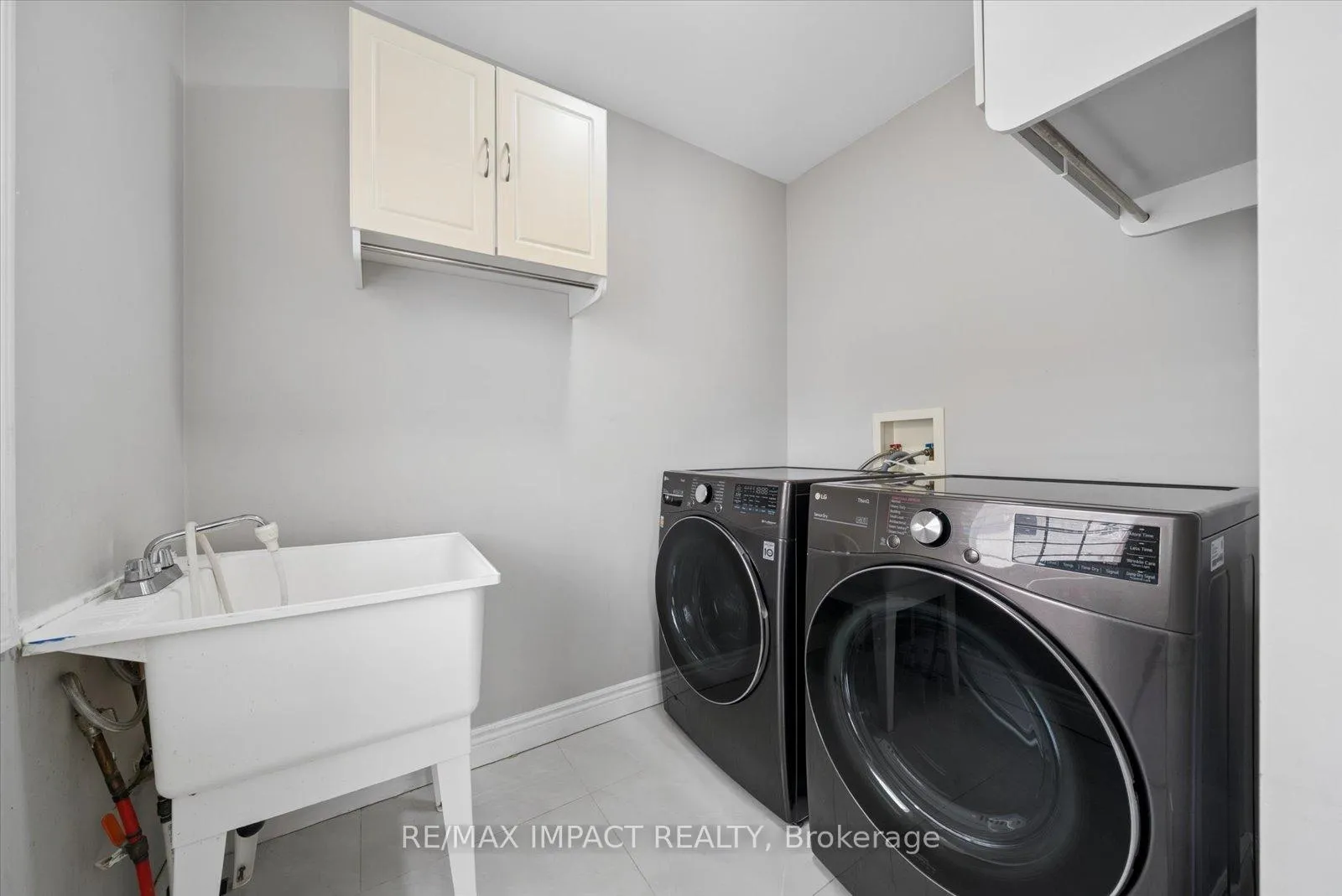 Photo 15 of 21 Decker Hollow Circle, Brampton, Credit Valley — HOMEH
