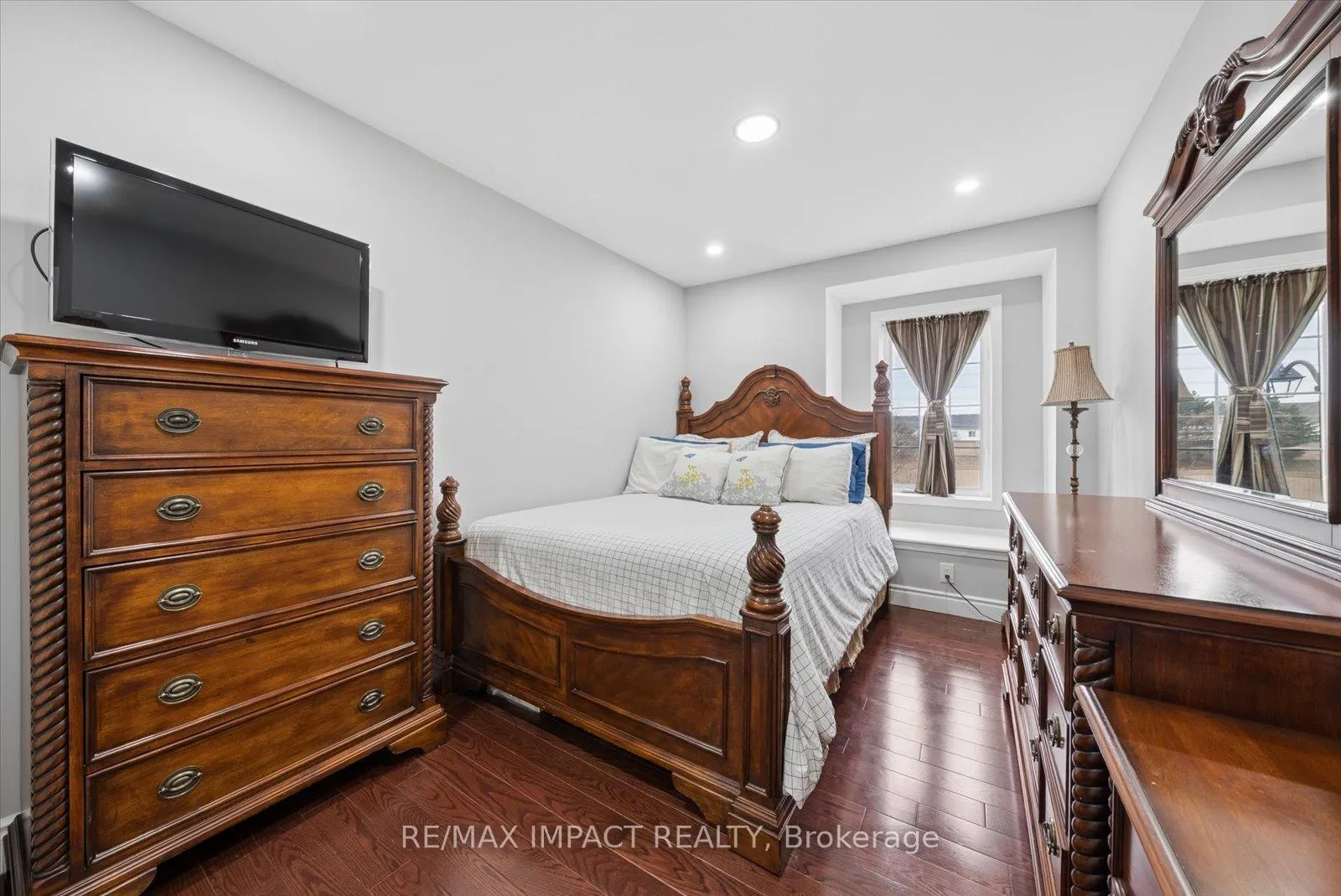 Photo 20 of 21 Decker Hollow Circle, Brampton, Credit Valley — HOMEH