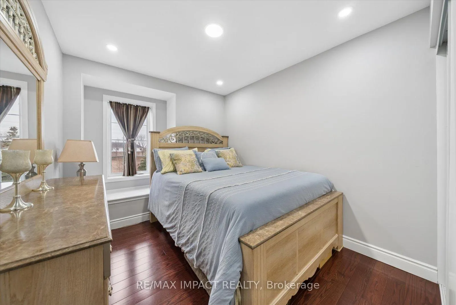 Photo 21 of 21 Decker Hollow Circle, Brampton, Credit Valley — HOMEH