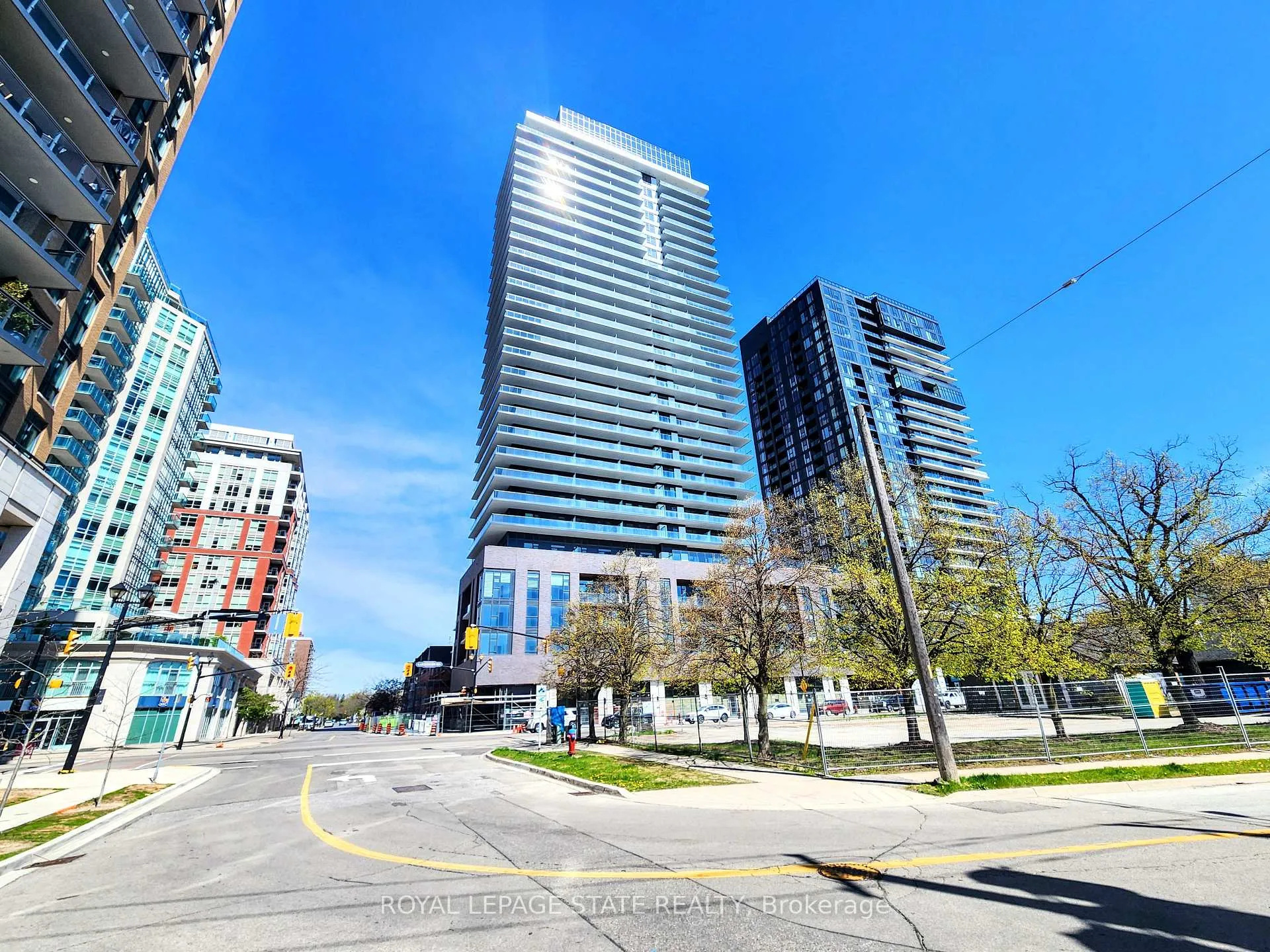 Photo 2 of Unit 1006, 2075 Lakeshore Road, Burlington, Brant — HOMEH