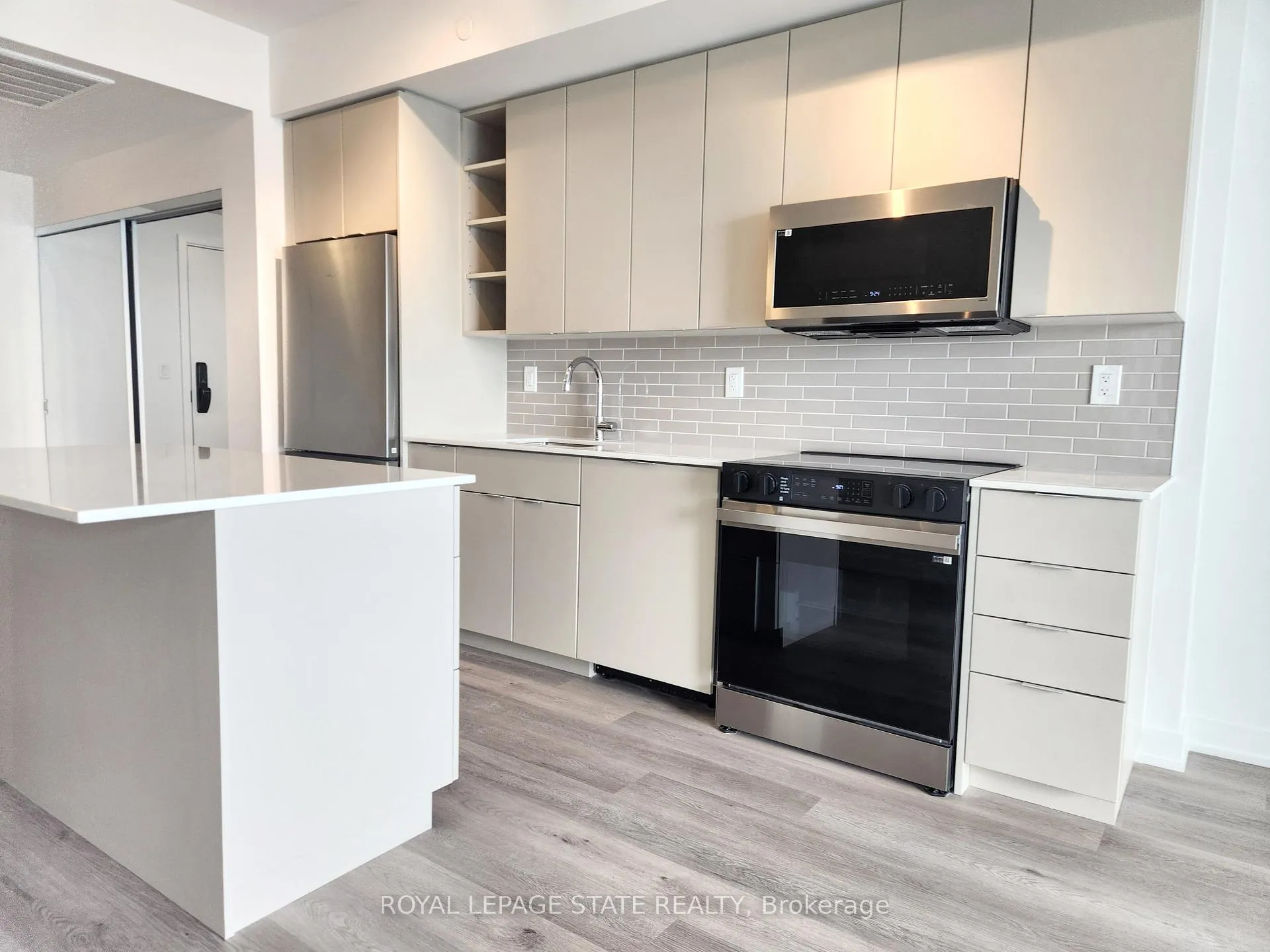 Photo 10 of Unit 1006, 2075 Lakeshore Road, Burlington, Brant — HOMEH