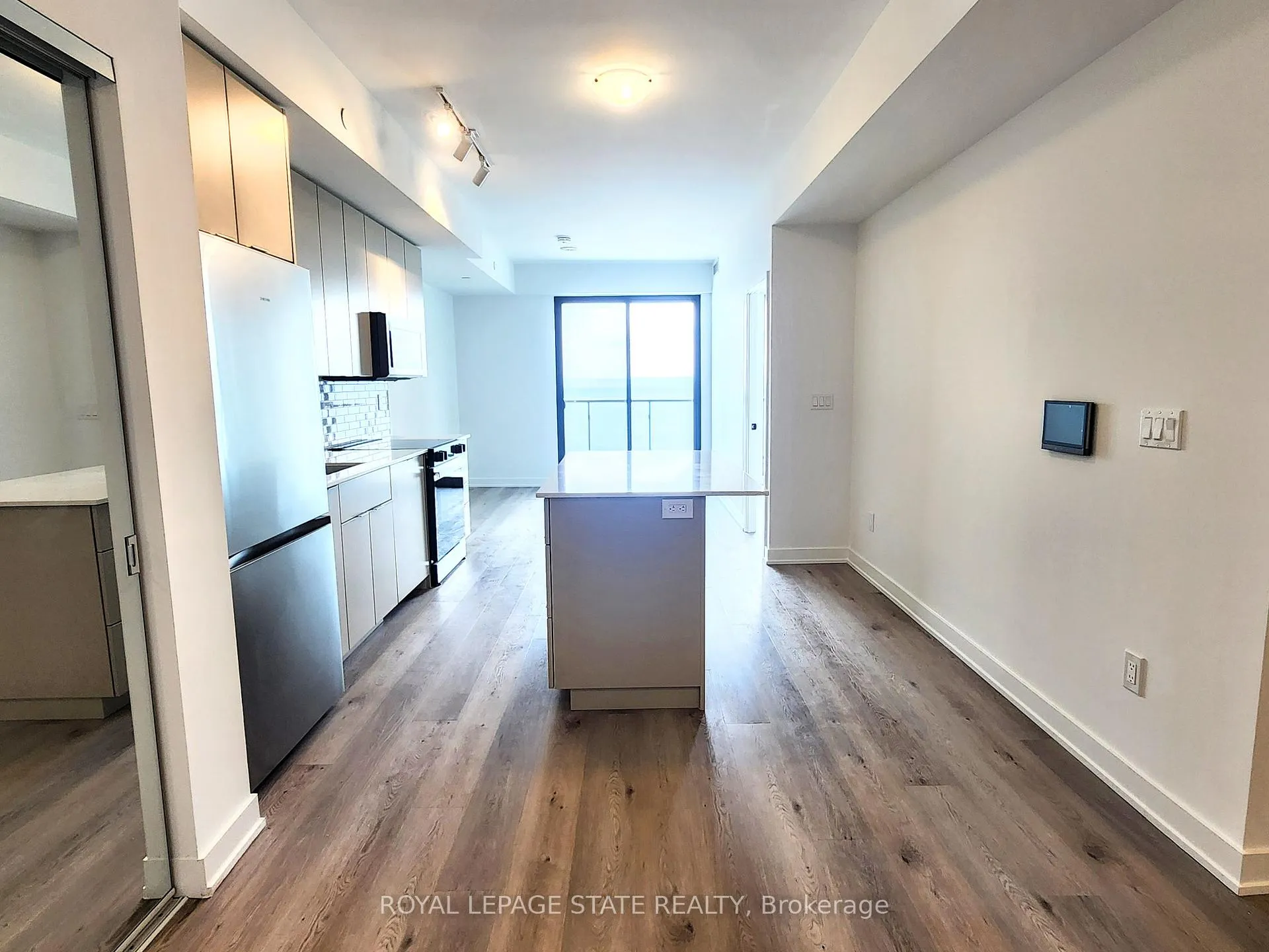 Photo 14 of Unit 1006, 2075 Lakeshore Road, Burlington, Brant — HOMEH