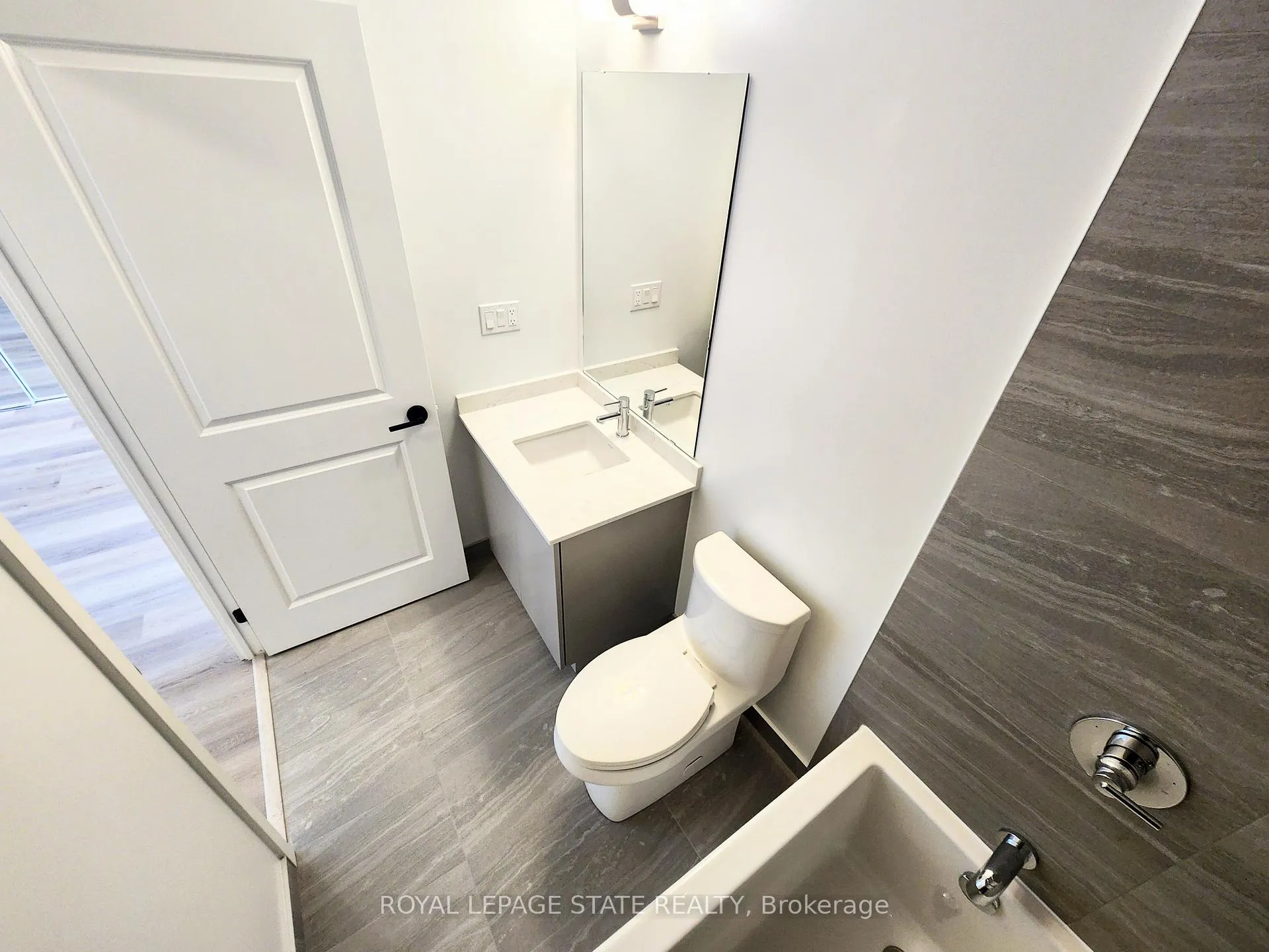 Photo 16 of Unit 1006, 2075 Lakeshore Road, Burlington, Brant — HOMEH