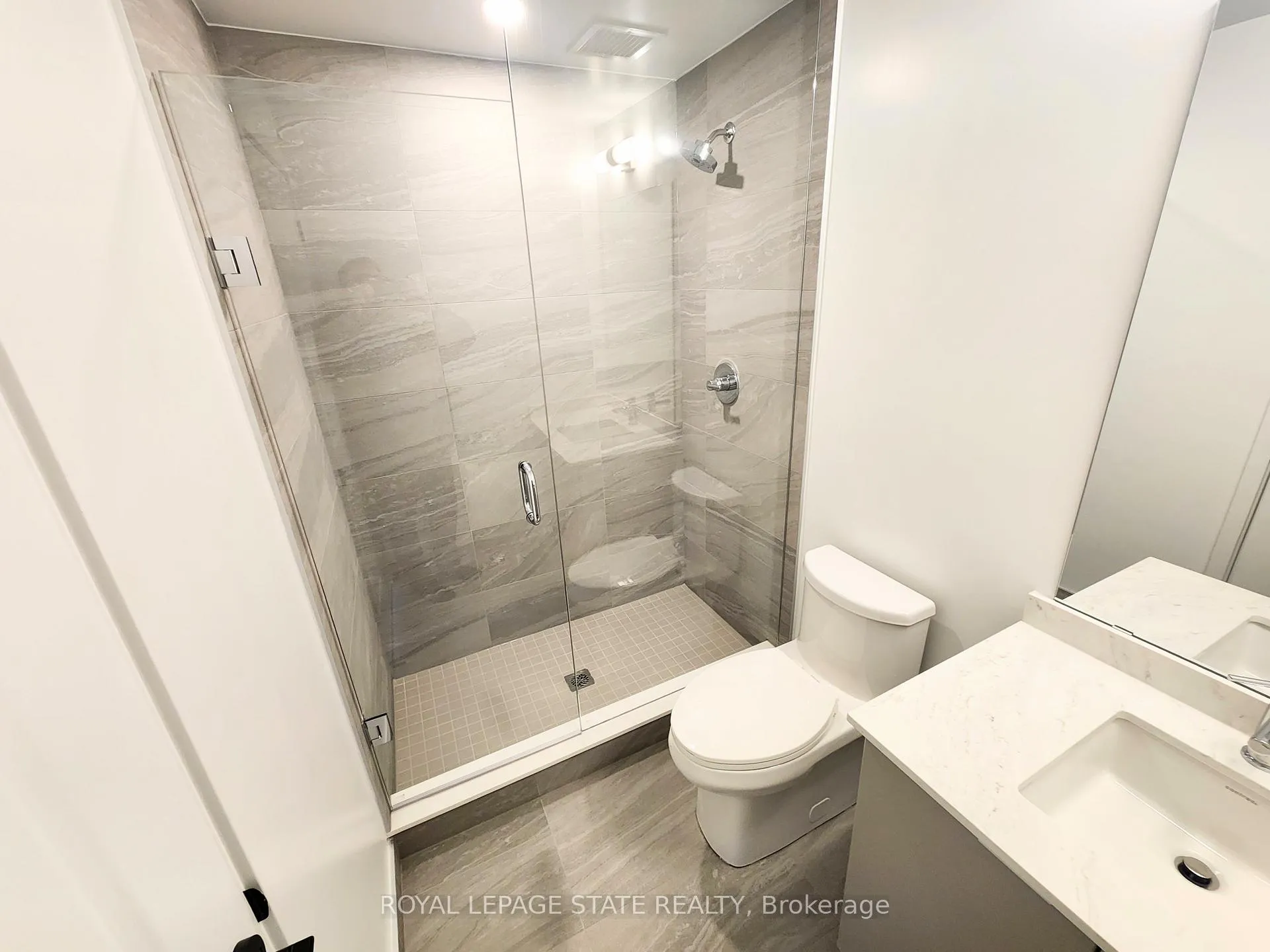 Photo 18 of Unit 1006, 2075 Lakeshore Road, Burlington, Brant — HOMEH