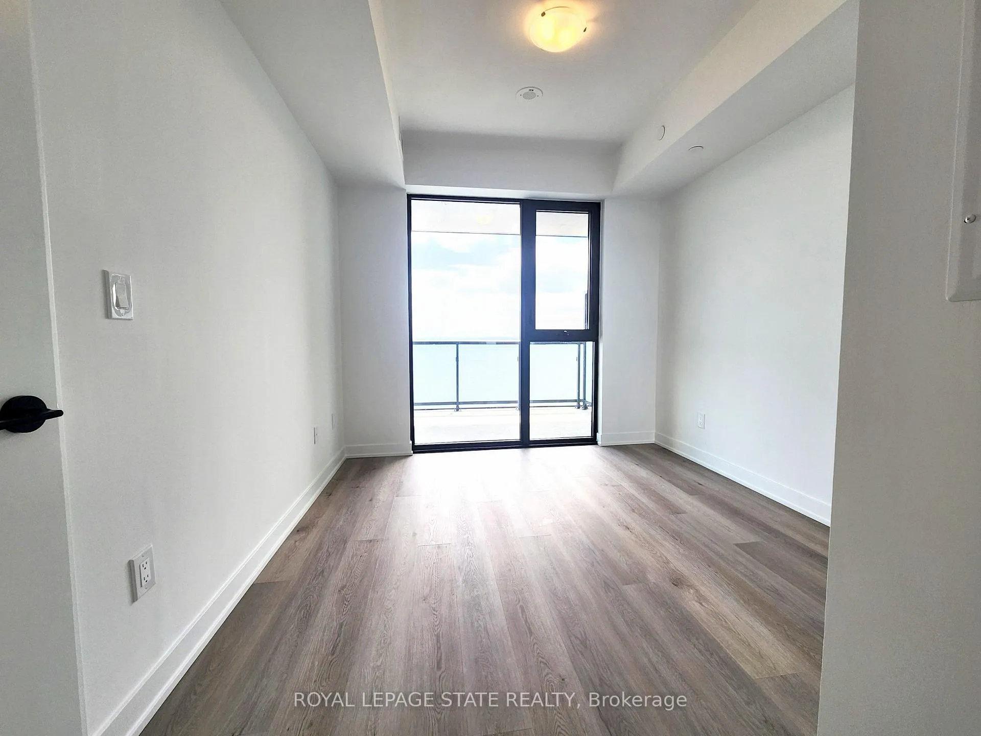 Photo 19 of Unit 1006, 2075 Lakeshore Road, Burlington, Brant — HOMEH