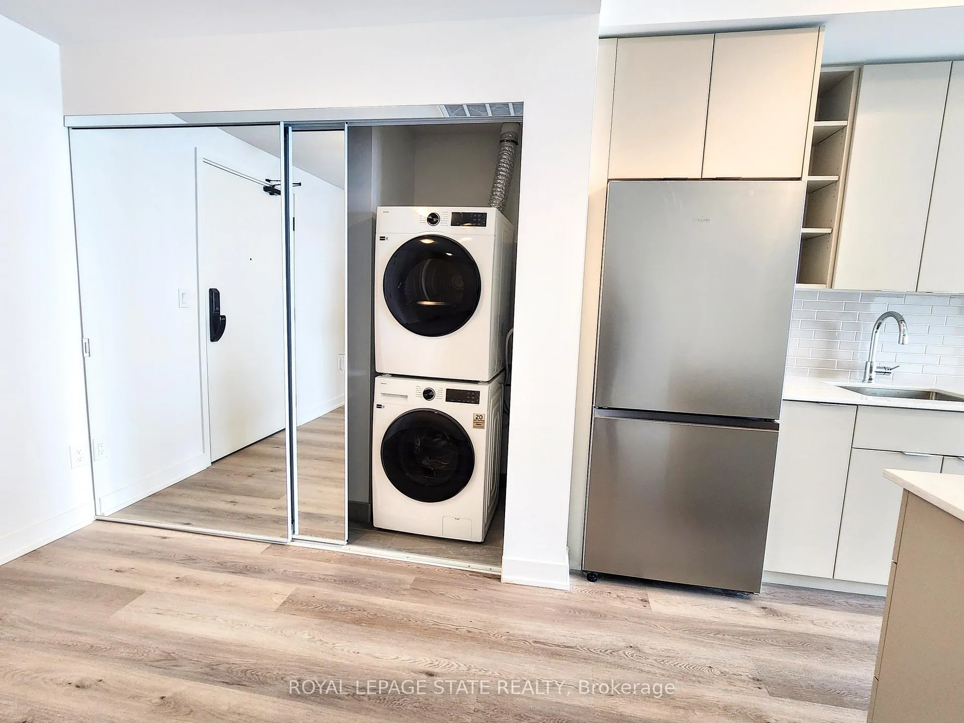 Photo 22 of Unit 1006, 2075 Lakeshore Road, Burlington, Brant — HOMEH