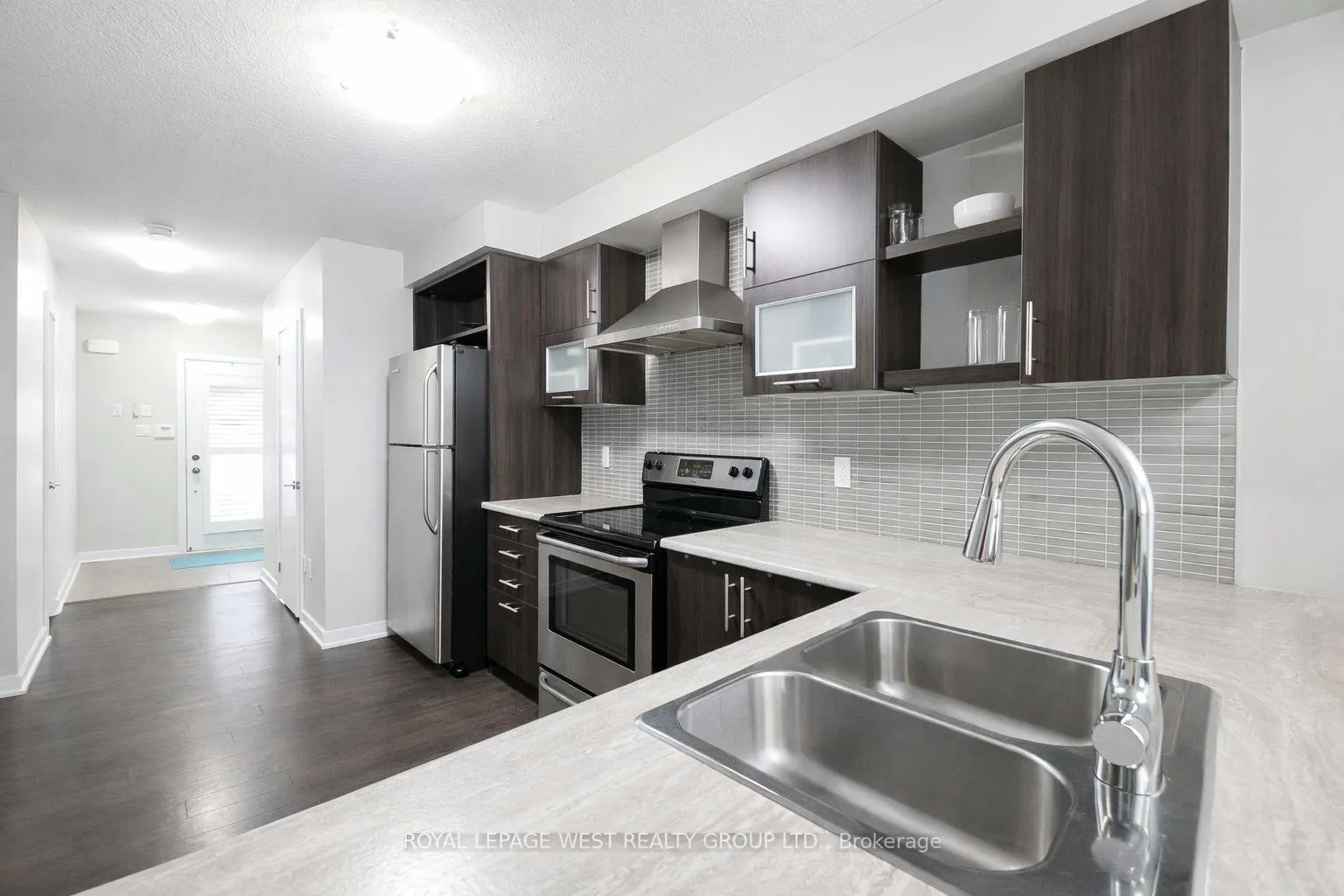 Photo 3 of 22 Sherway Street, Hamilton, Stoney Creek Mountain — HOMEH