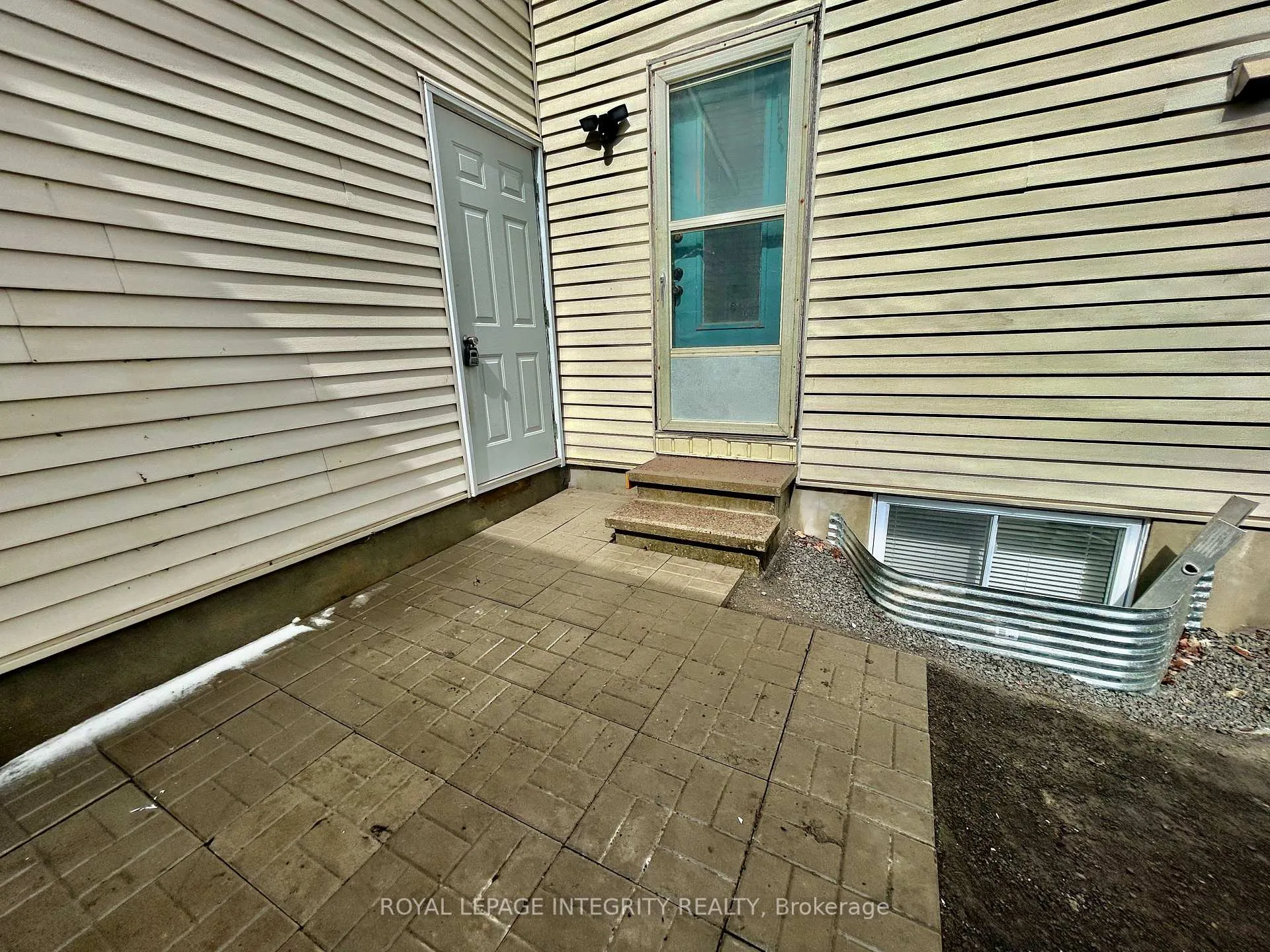 Photo 3 of Unit A, 1843 Prestwick Drive, Ottawa, Queenswood Heights South — HOMEH