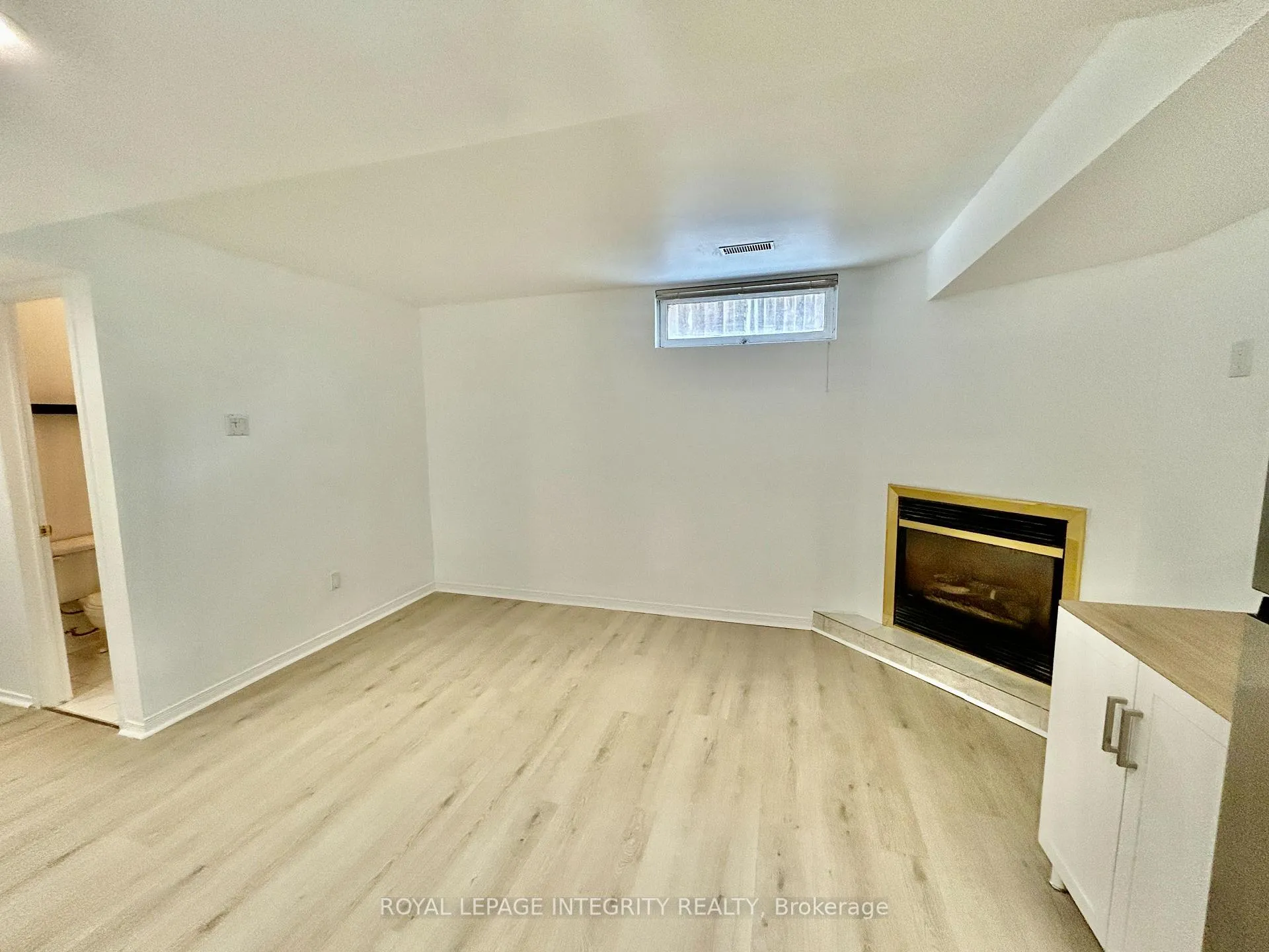 Photo 4 of Unit A, 1843 Prestwick Drive, Ottawa, Queenswood Heights South — HOMEH