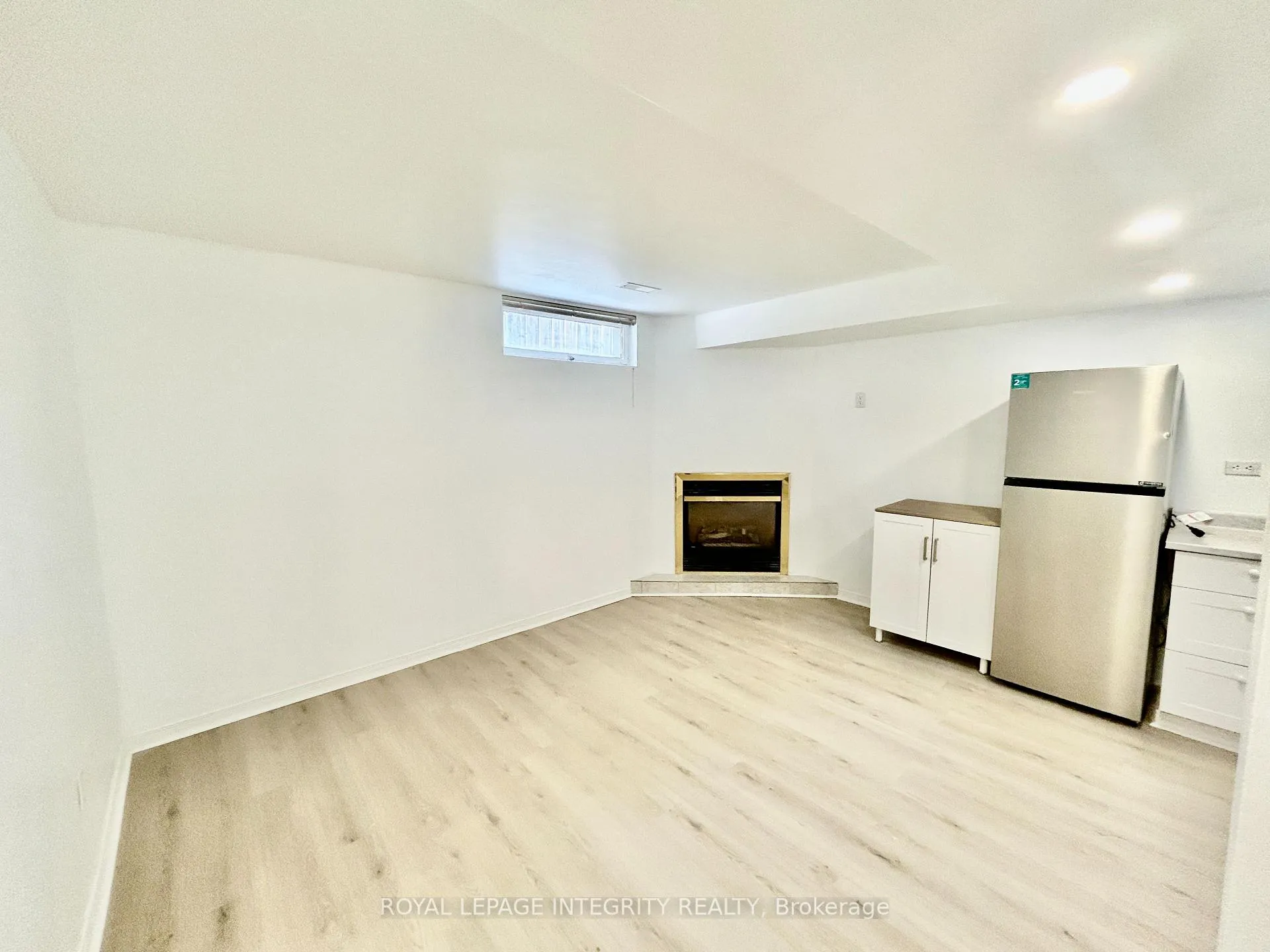 Photo 7 of Unit A, 1843 Prestwick Drive, Ottawa, Queenswood Heights South — HOMEH