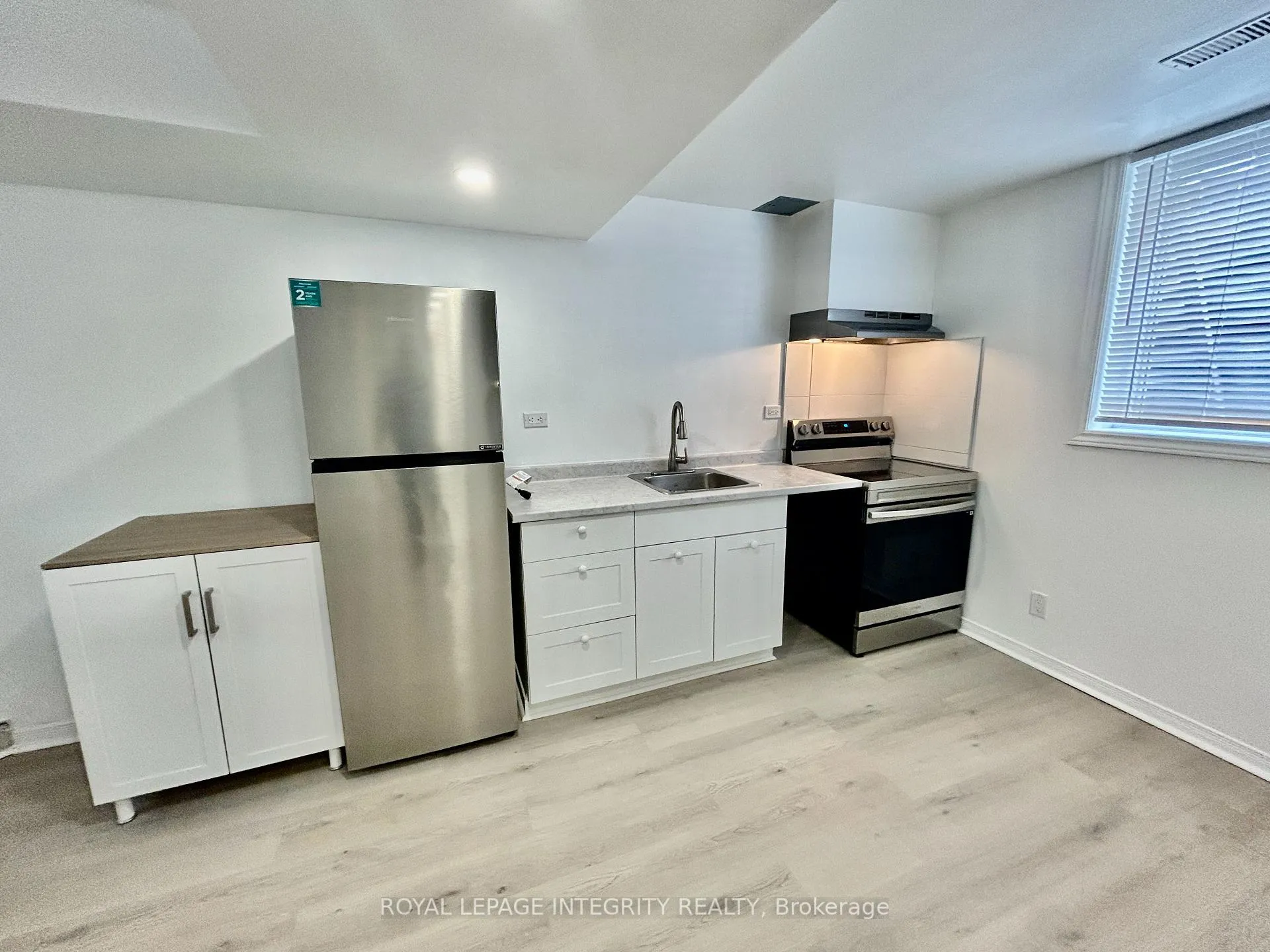 Photo 8 of Unit A, 1843 Prestwick Drive, Ottawa, Queenswood Heights South — HOMEH