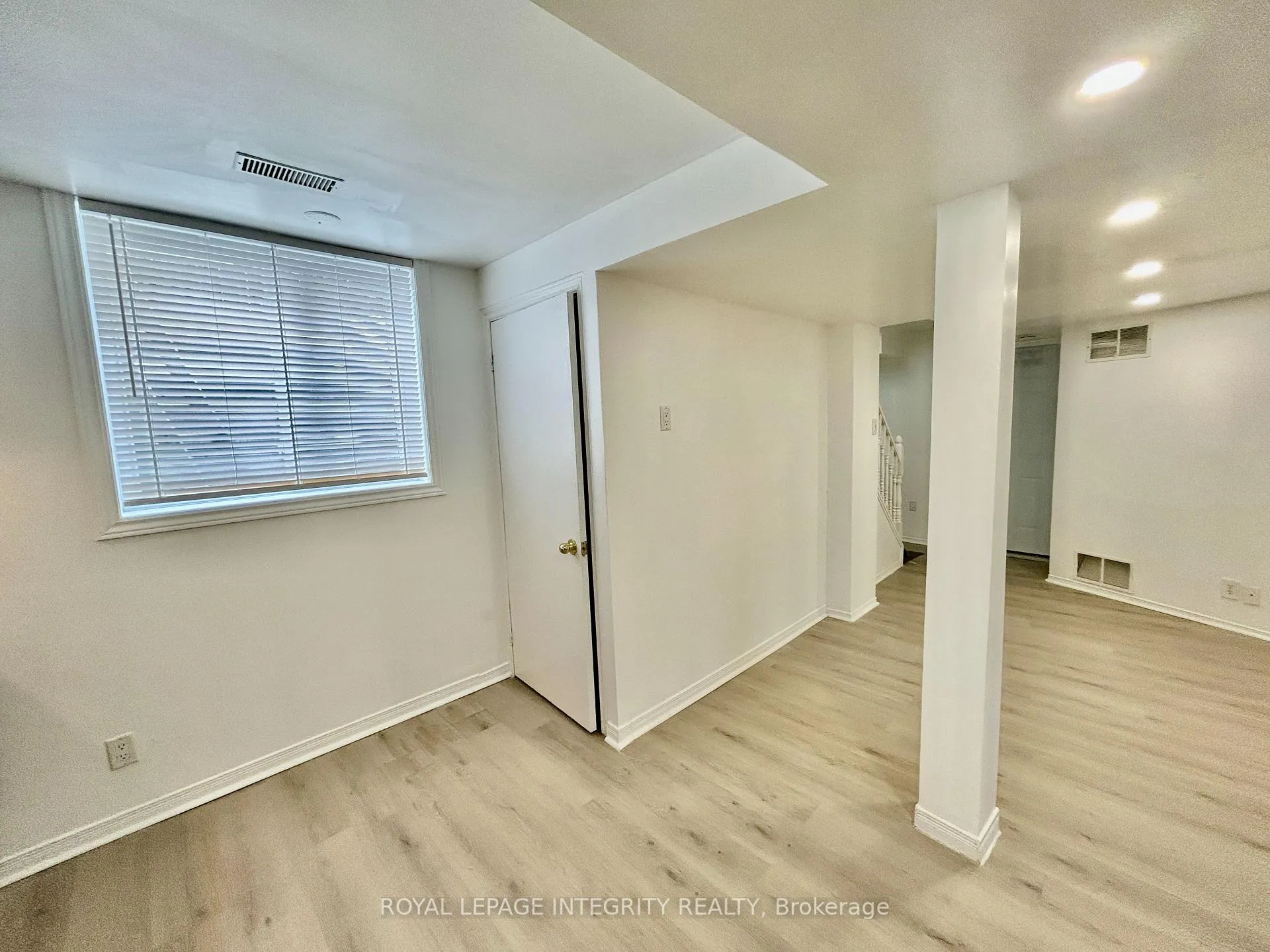 Photo 9 of Unit A, 1843 Prestwick Drive, Ottawa, Queenswood Heights South — HOMEH