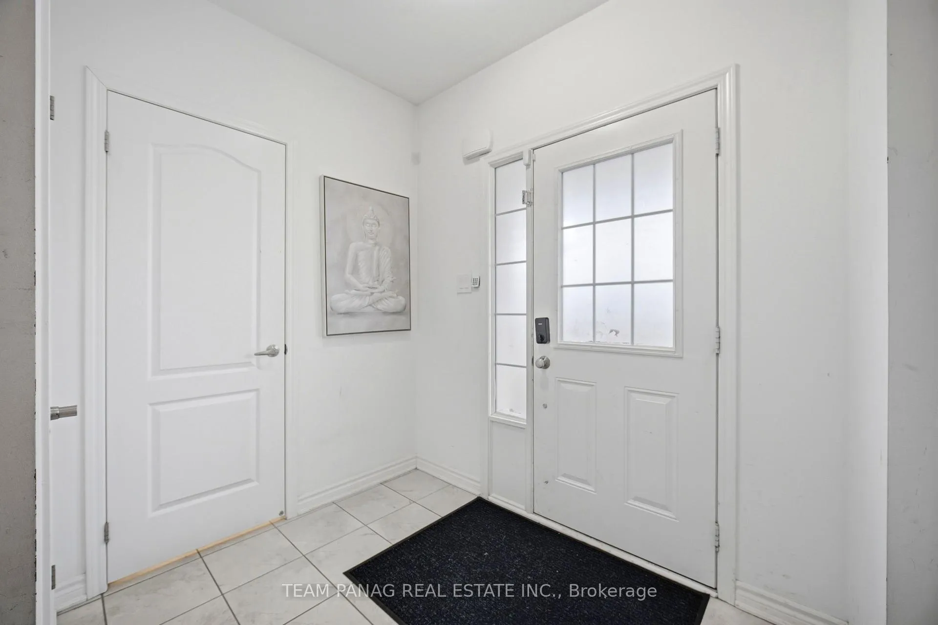 Photo 9 of 10 Donlamont Circle, Brampton, Northwest Brampton — HOMEH