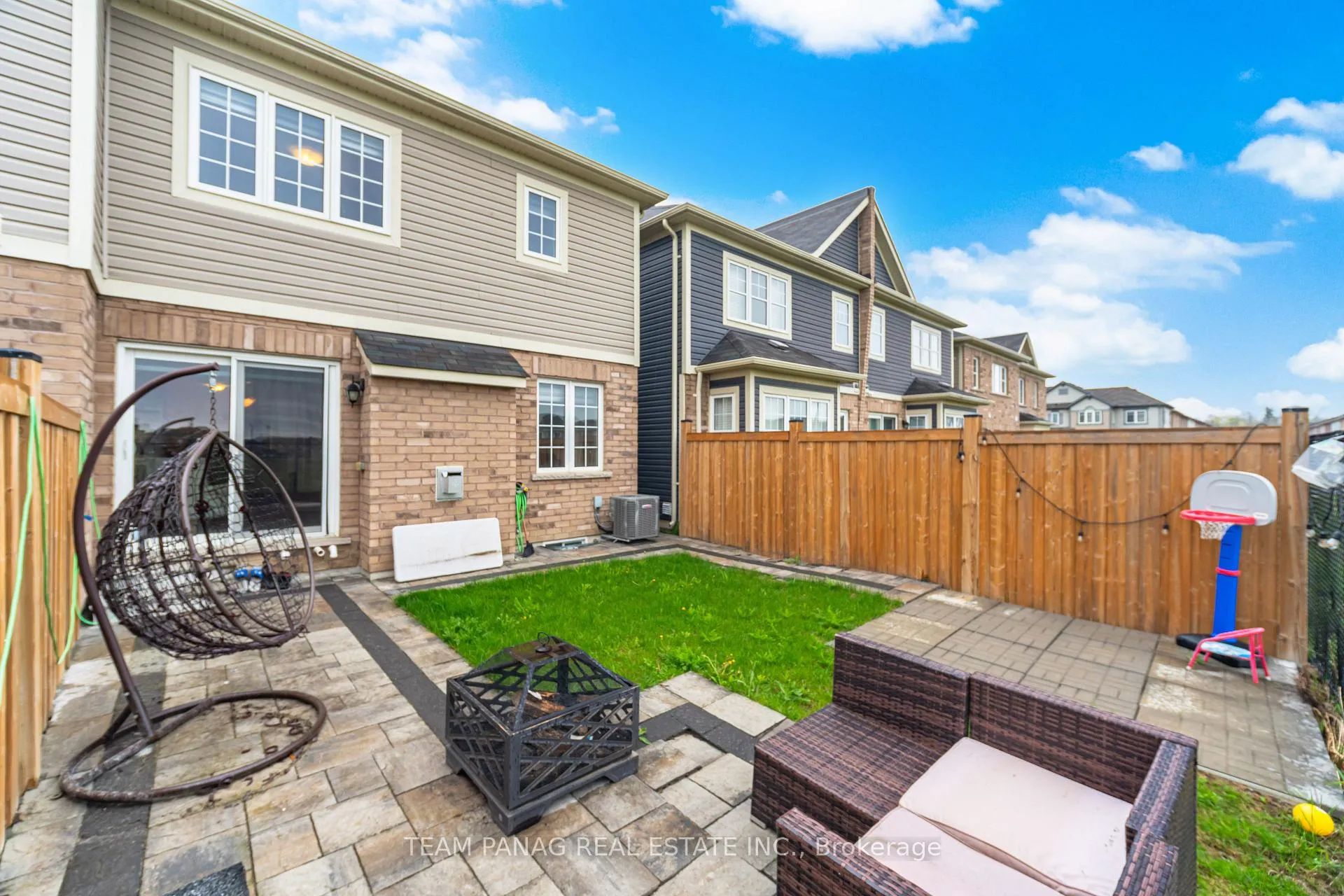Photo 36 of 10 Donlamont Circle, Brampton, Northwest Brampton — HOMEH