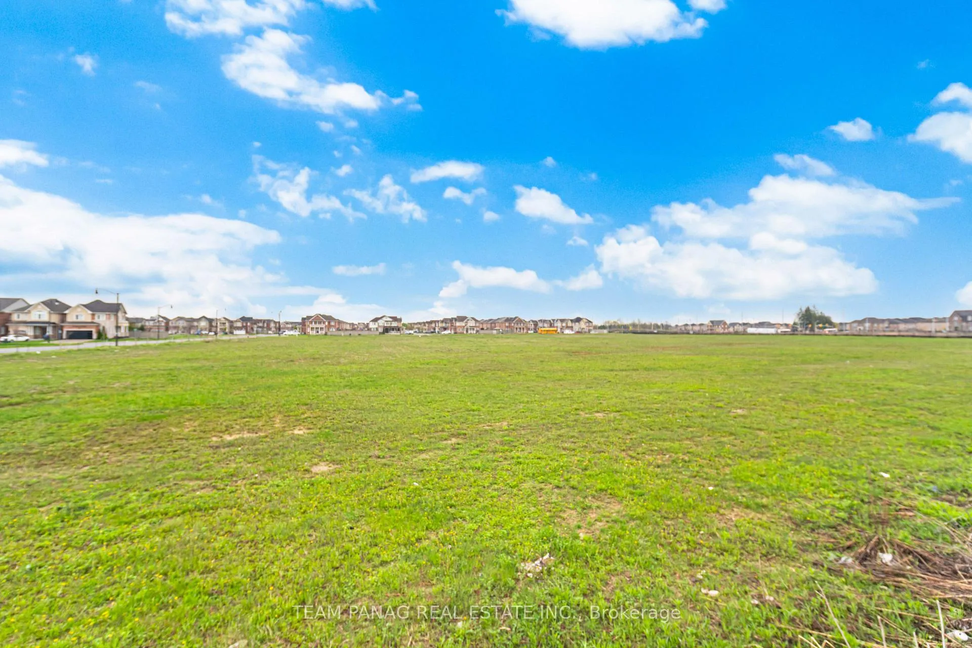 Photo 39 of 10 Donlamont Circle, Brampton, Northwest Brampton — HOMEH