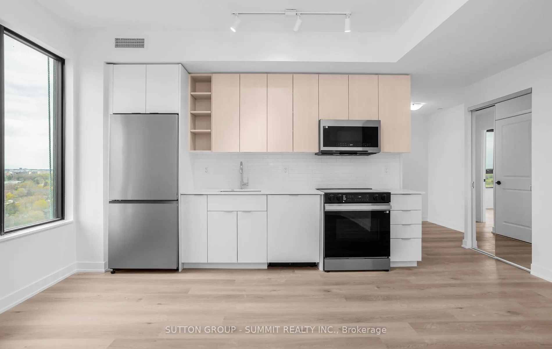 Photo 4 of Unit 1402, 2075 Lakeshore Road, Burlington, Brant — HOMEH