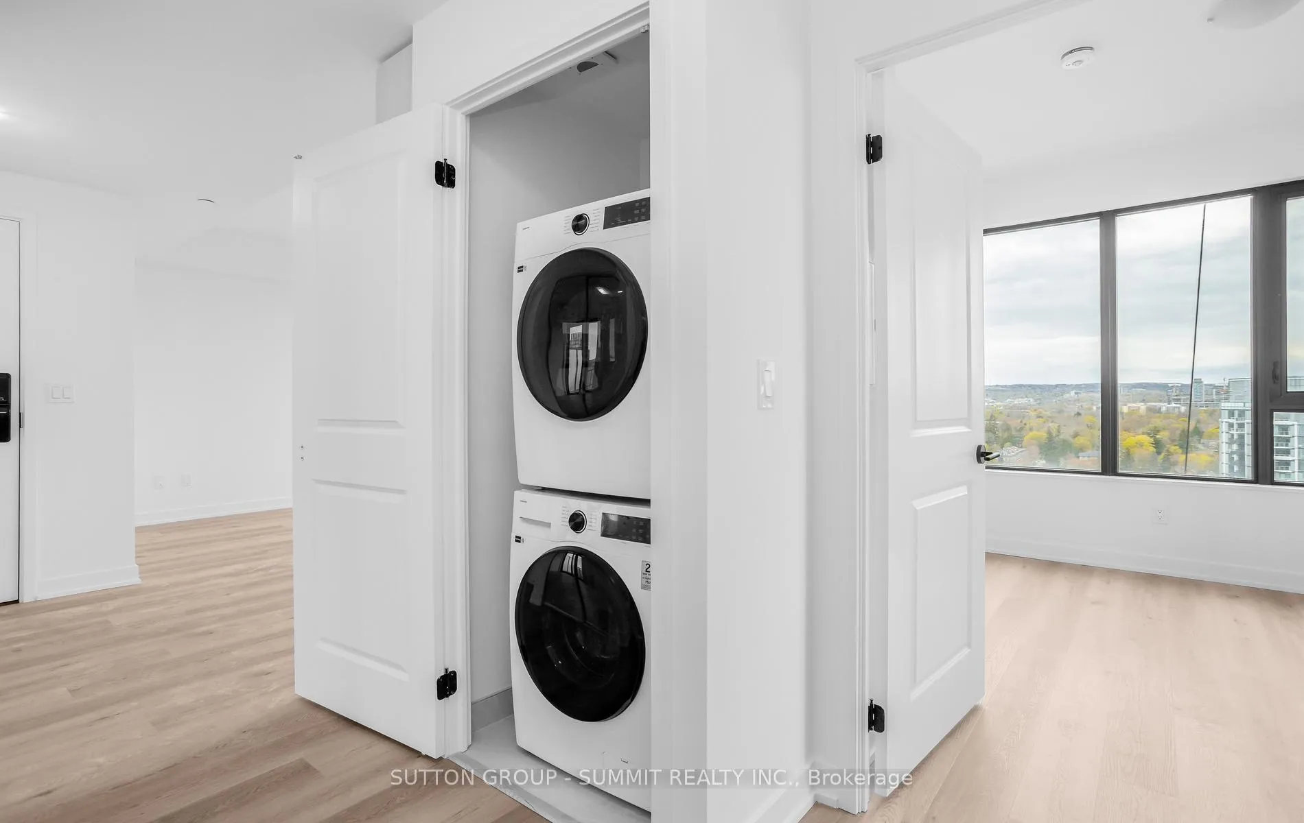 Photo 13 of Unit 1402, 2075 Lakeshore Road, Burlington, Brant — HOMEH