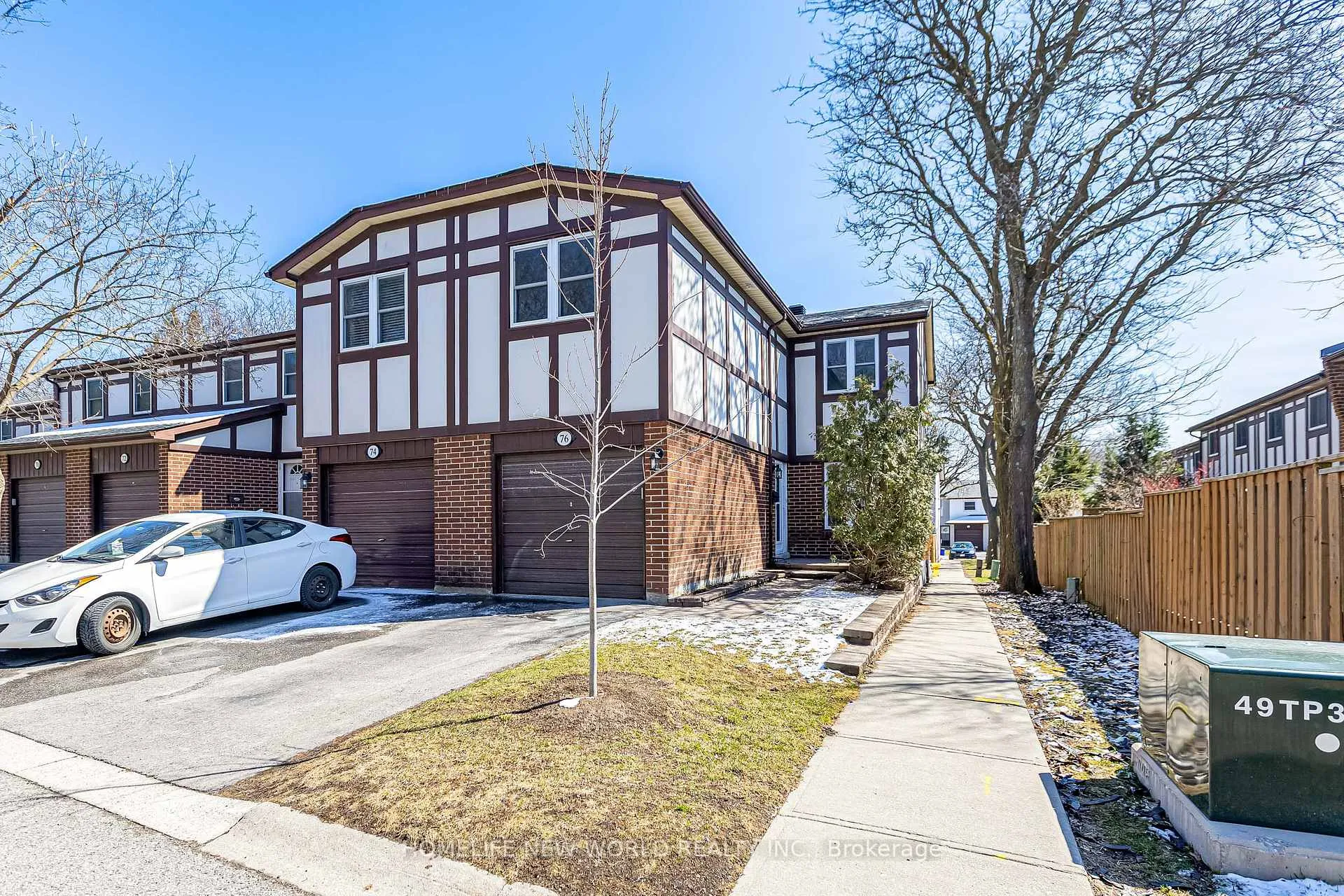 Photo 2 of 76 Bowman Way, Markham, Aileen-Willowbrook — HOMEH