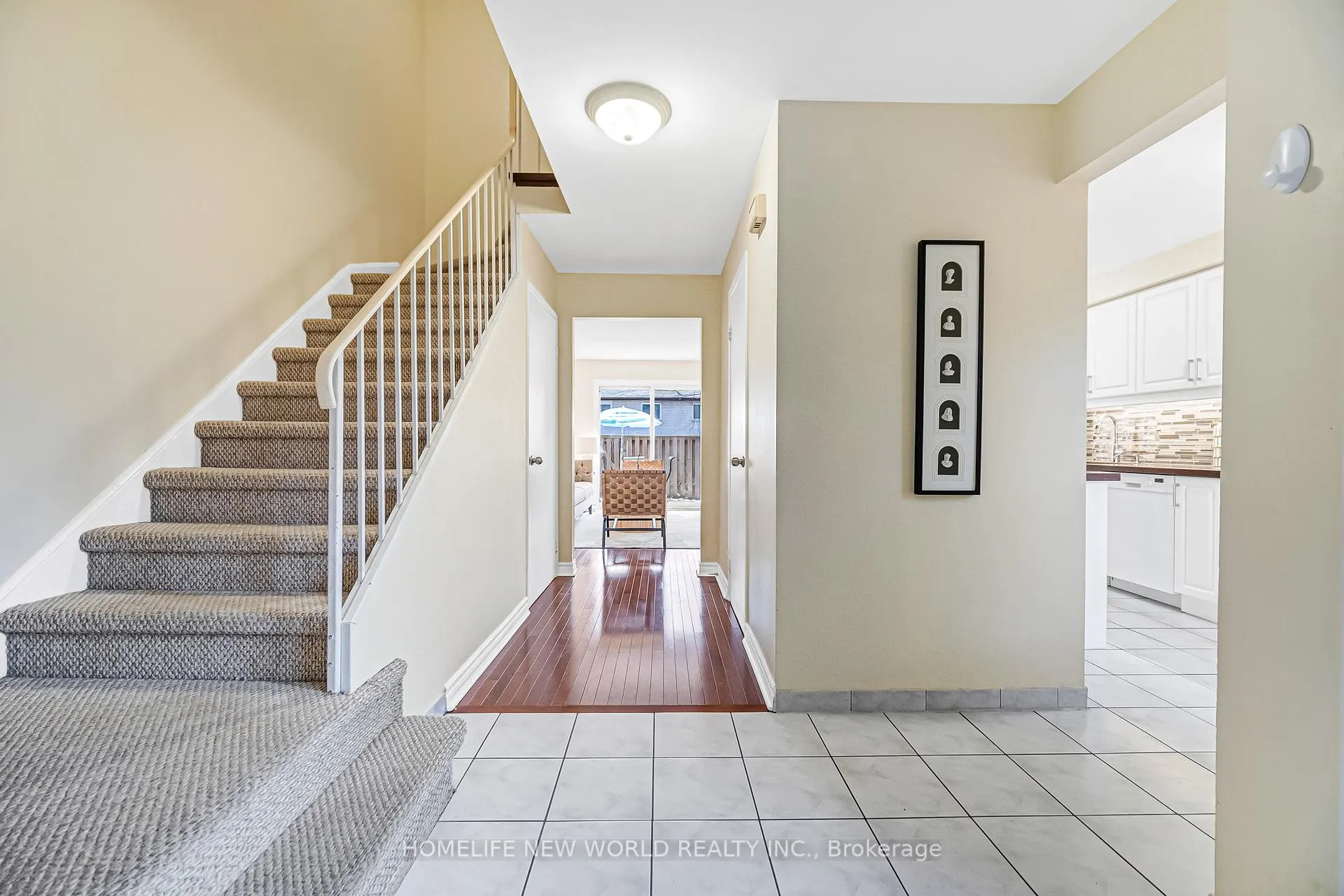 Photo 5 of 76 Bowman Way, Markham, Aileen-Willowbrook — HOMEH