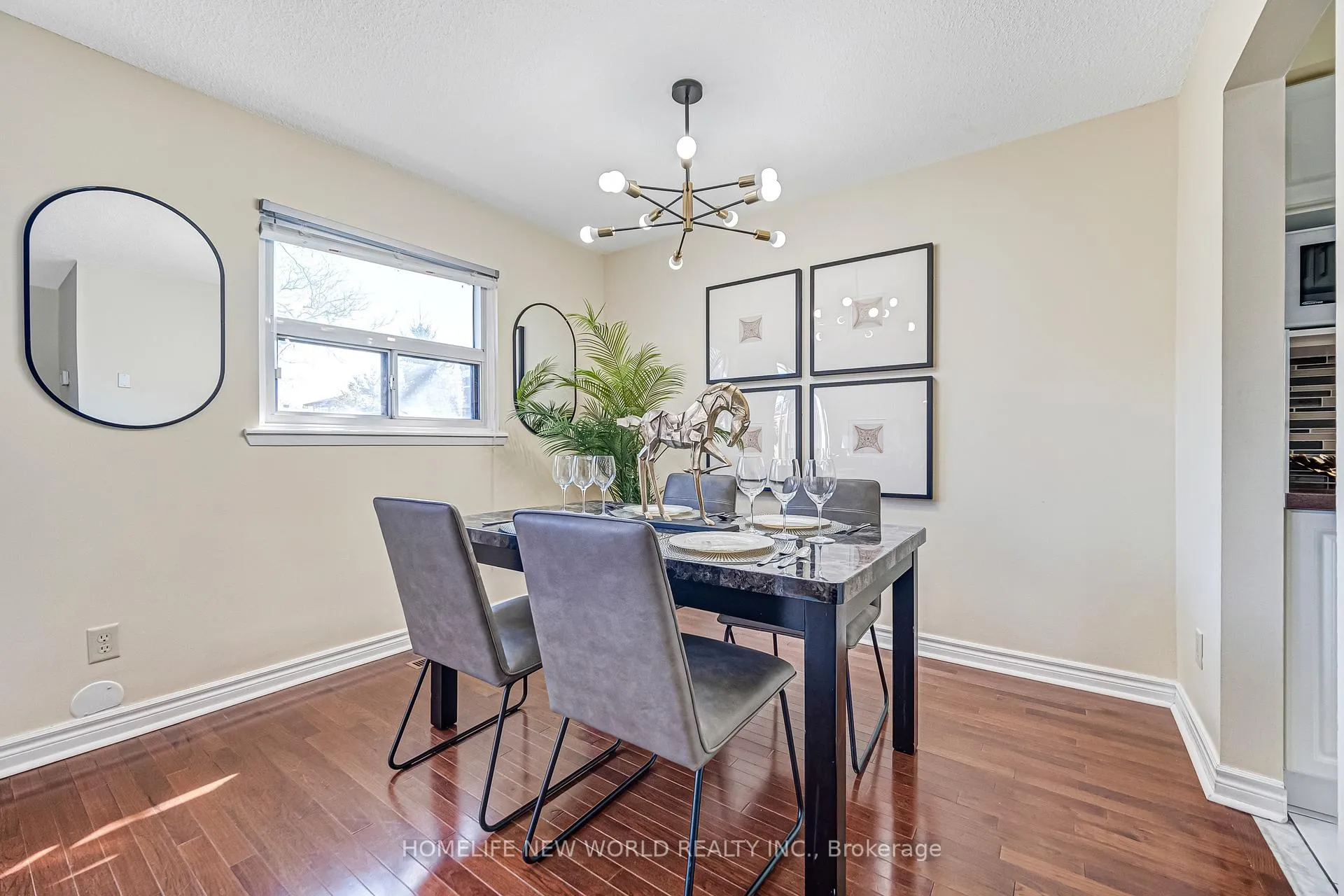 Photo 9 of 76 Bowman Way, Markham, Aileen-Willowbrook — HOMEH