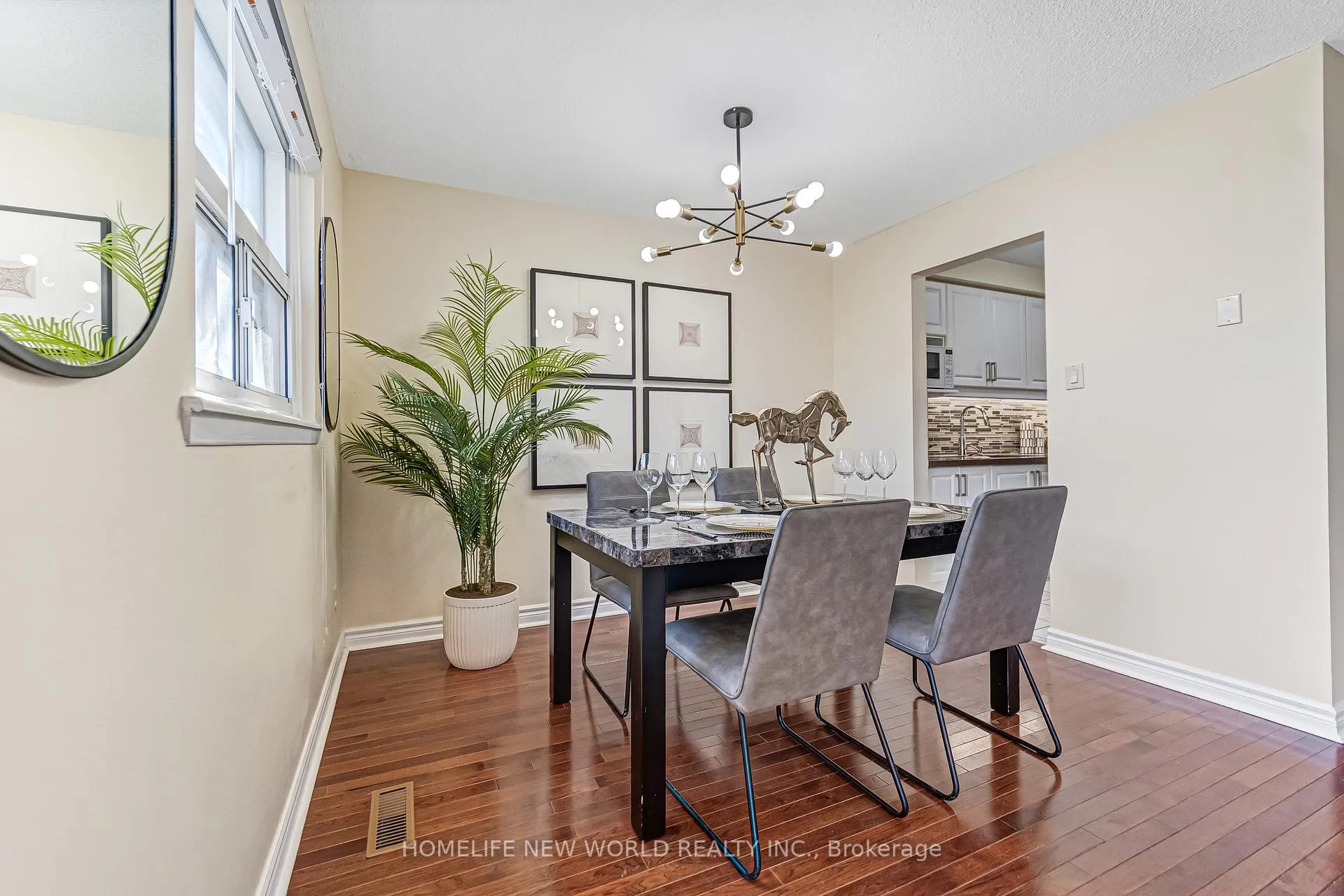 Photo 10 of 76 Bowman Way, Markham, Aileen-Willowbrook — HOMEH