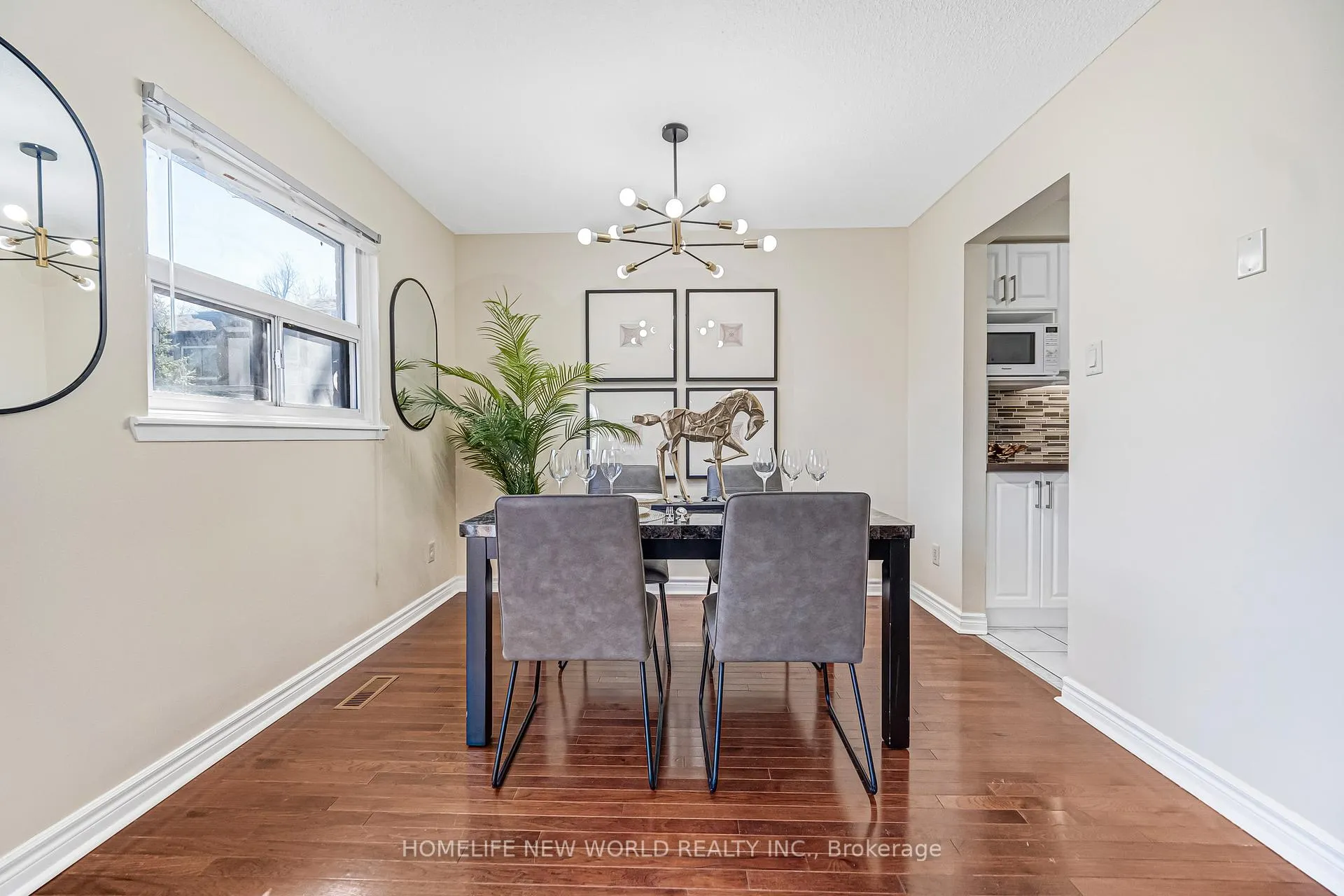 Photo 16 of 76 Bowman Way, Markham, Aileen-Willowbrook — HOMEH