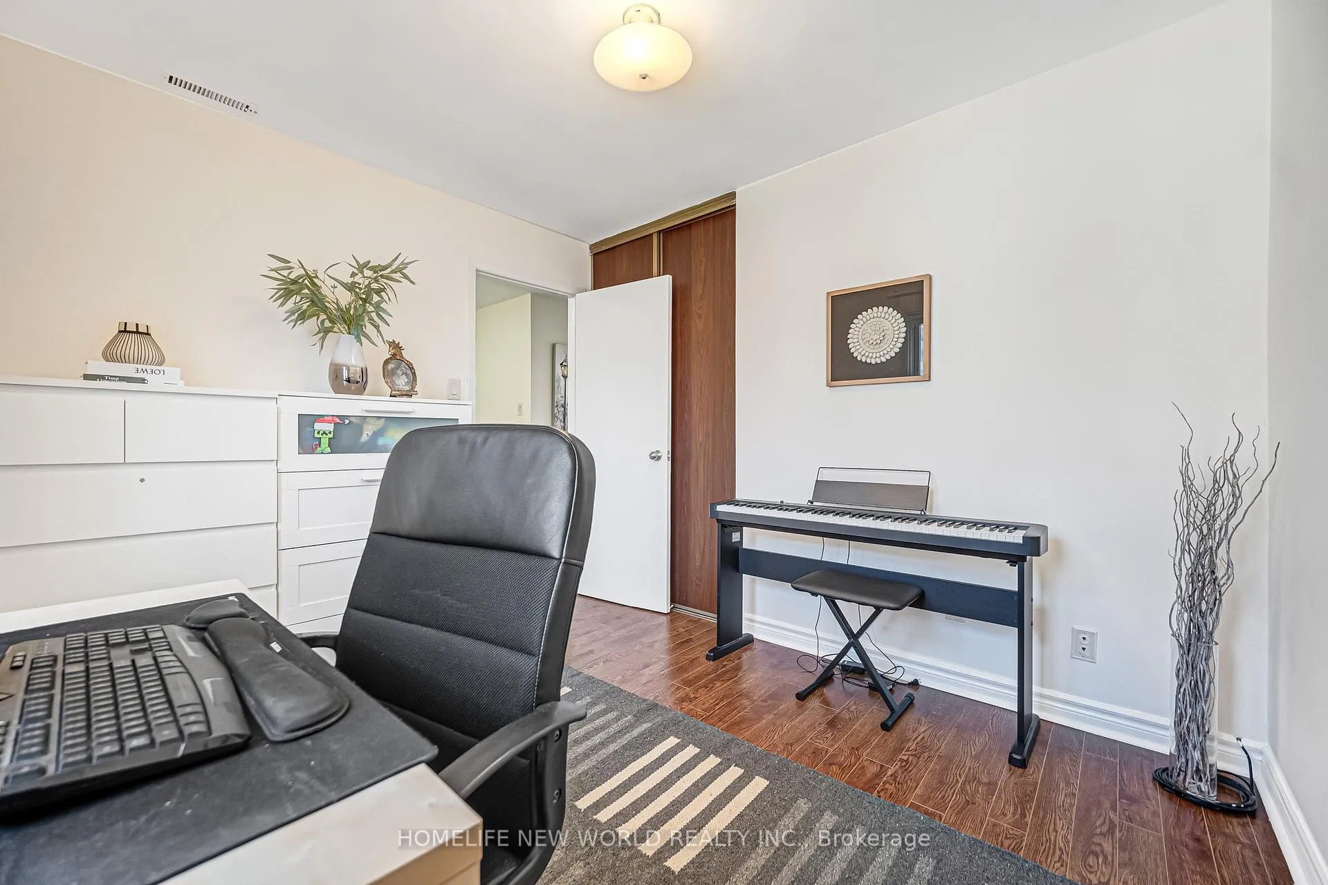 Photo 30 of 76 Bowman Way, Markham, Aileen-Willowbrook — HOMEH