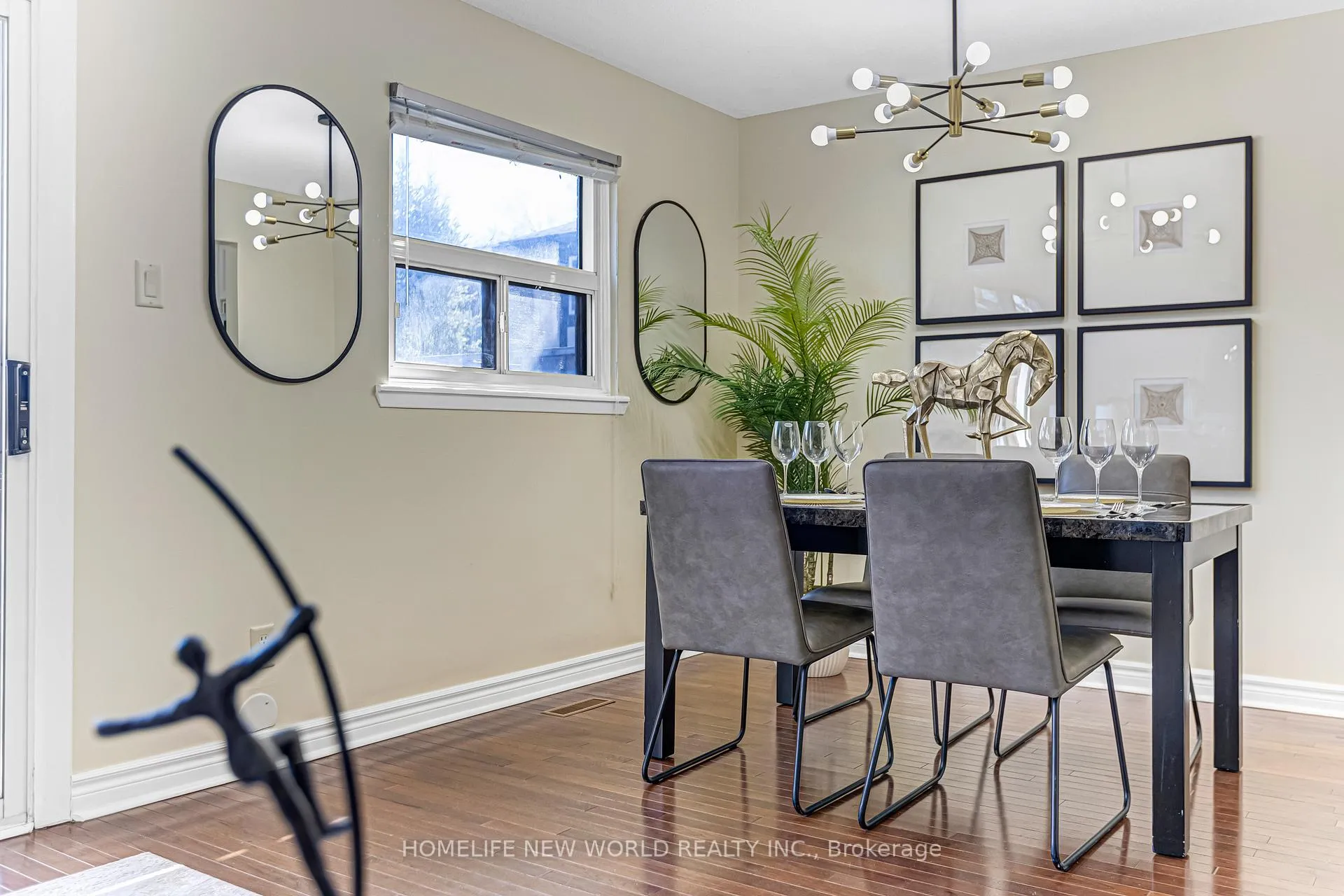 Photo 43 of 76 Bowman Way, Markham, Aileen-Willowbrook — HOMEH