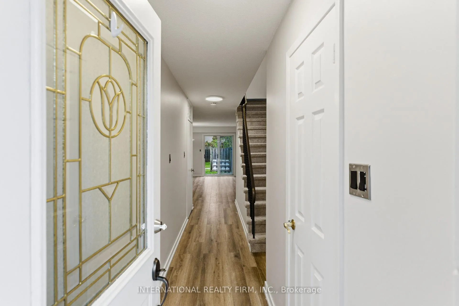 Photo 4 of Unit 114, 114 Foster Crescent, Brampton, Brampton North — HOMEH