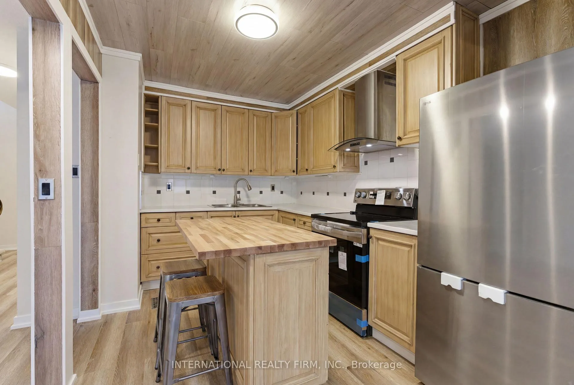 Photo 7 of Unit 114, 114 Foster Crescent, Brampton, Brampton North — HOMEH