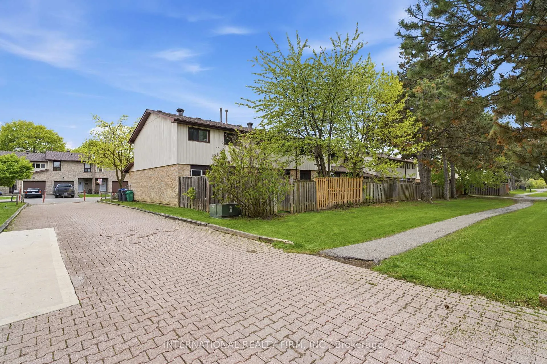 Photo 29 of Unit 114, 114 Foster Crescent, Brampton, Brampton North — HOMEH
