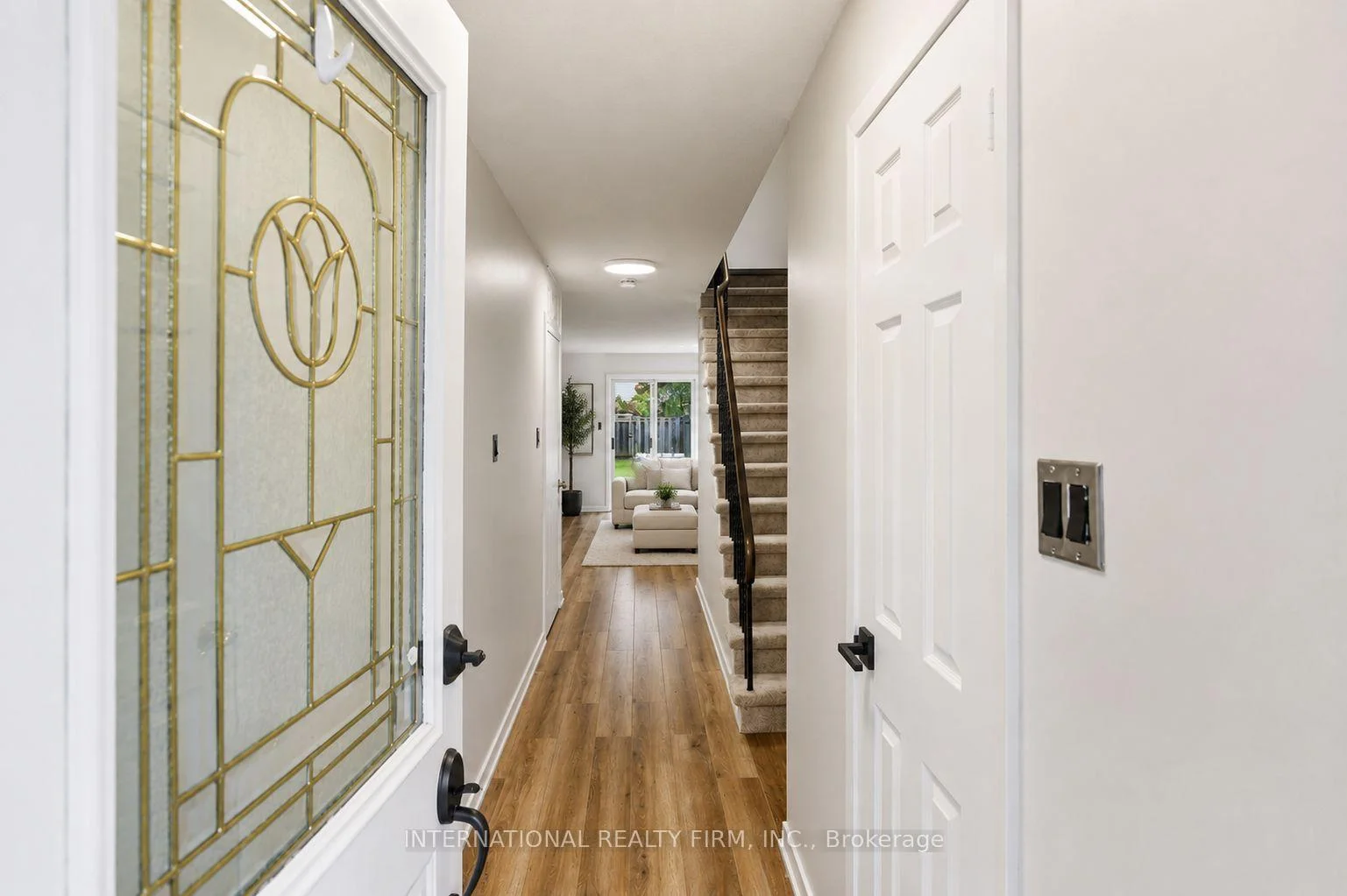 Photo 5 of Unit 114, 114 Foster Crescent, Brampton, Brampton North — HOMEH