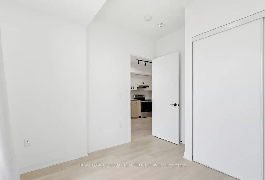 Photo 14 of Unit D1104, 4878 Powers Common, Burlington, Alton — HOMEH