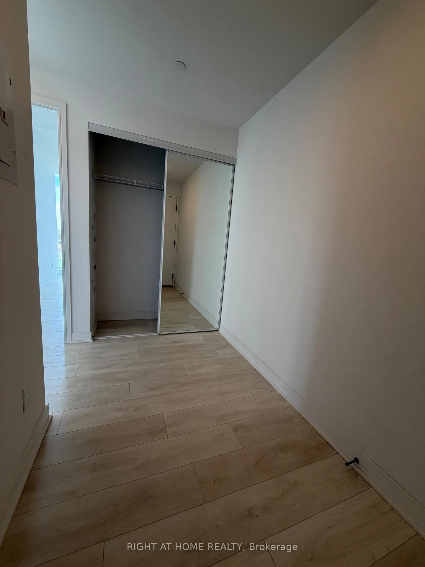 Photo 5 of Unit N1107, 35 Rolling Mills Road, Toronto, Waterfront Communities — HOMEH