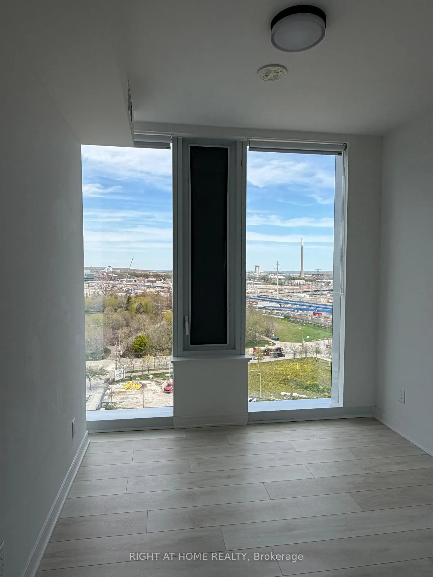 Photo 9 of Unit N1107, 35 Rolling Mills Road, Toronto, Waterfront Communities — HOMEH