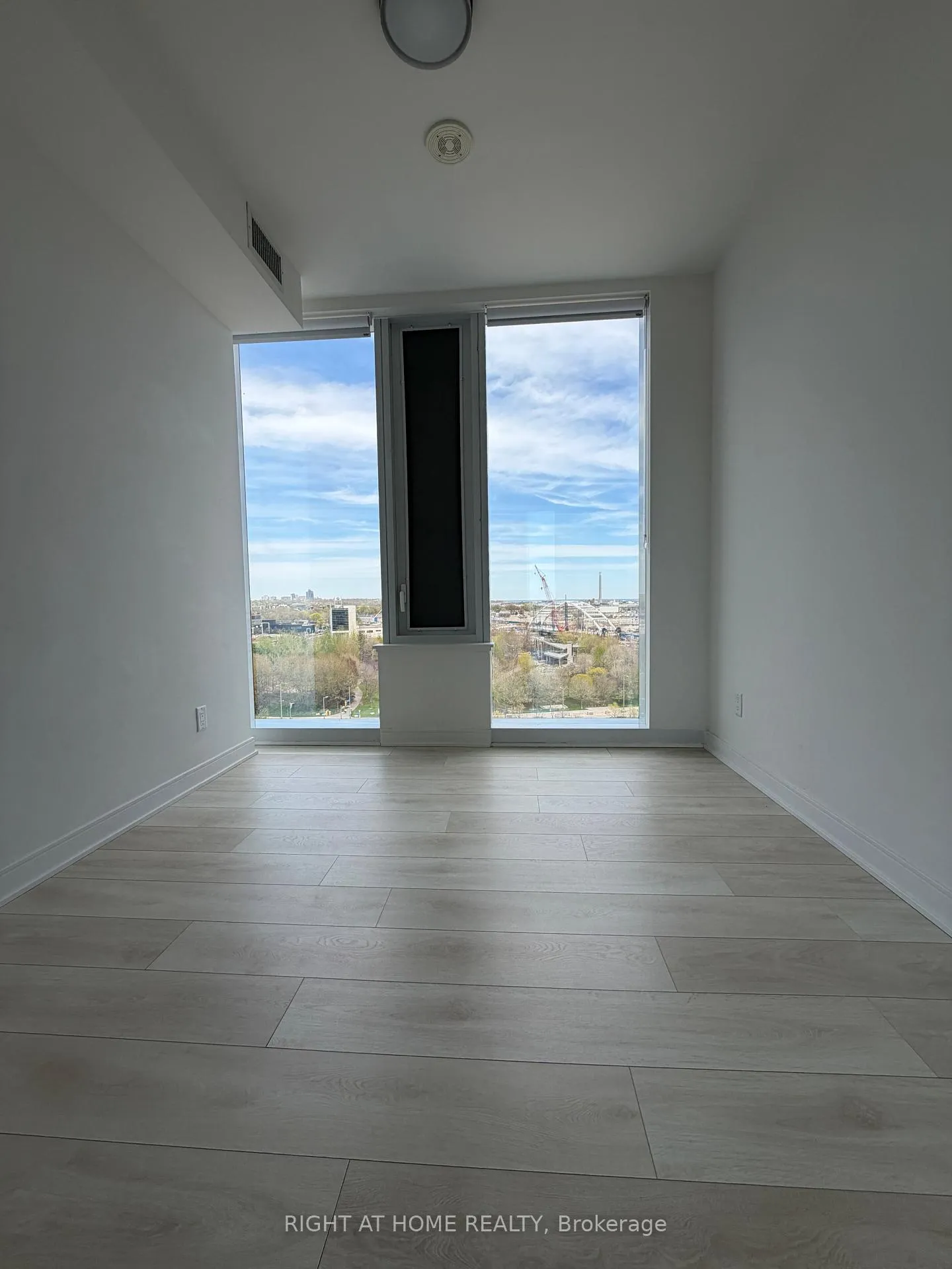 Photo 10 of Unit N1107, 35 Rolling Mills Road, Toronto, Waterfront Communities — HOMEH