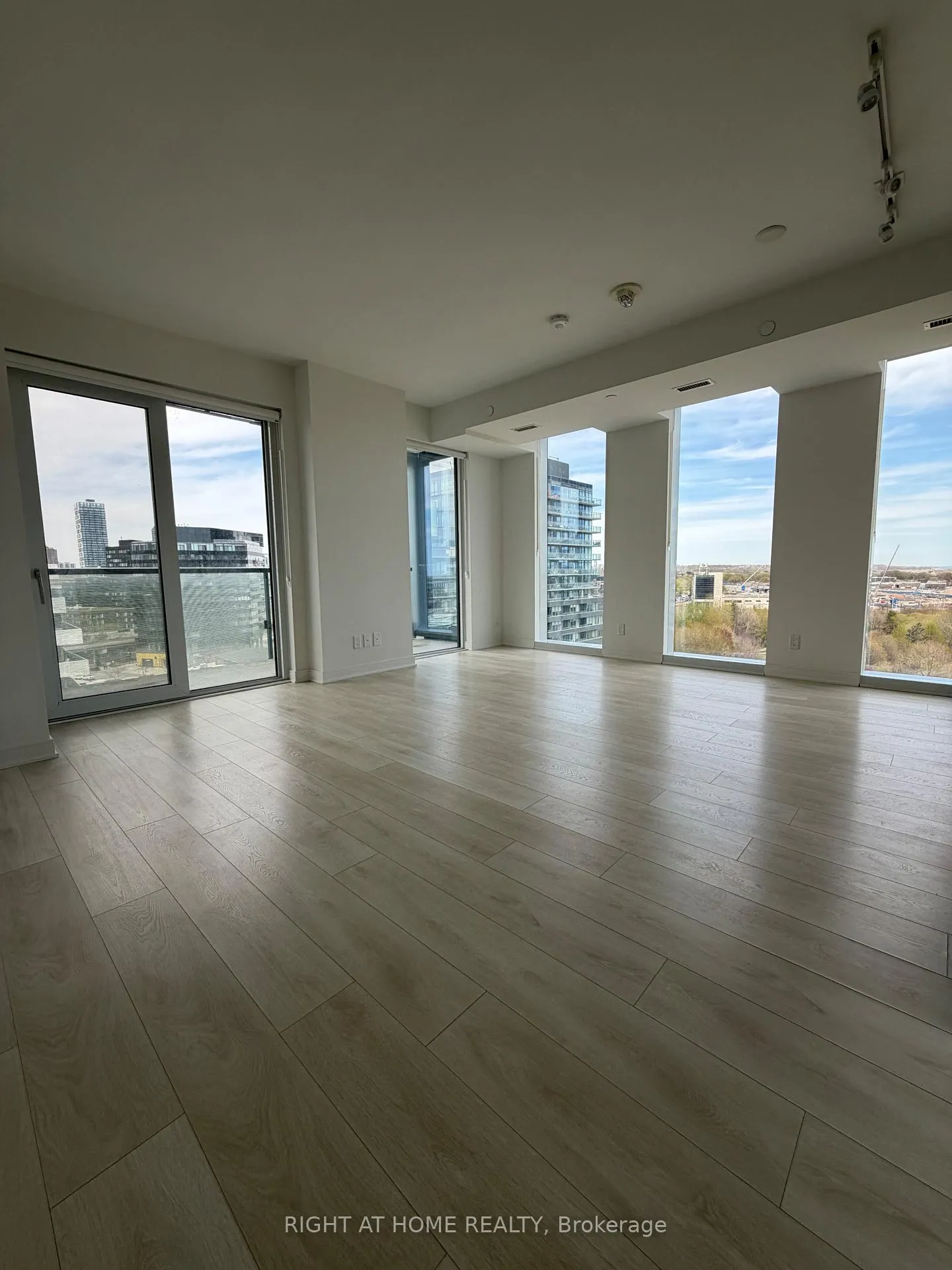 Photo 14 of Unit N1107, 35 Rolling Mills Road, Toronto, Waterfront Communities — HOMEH