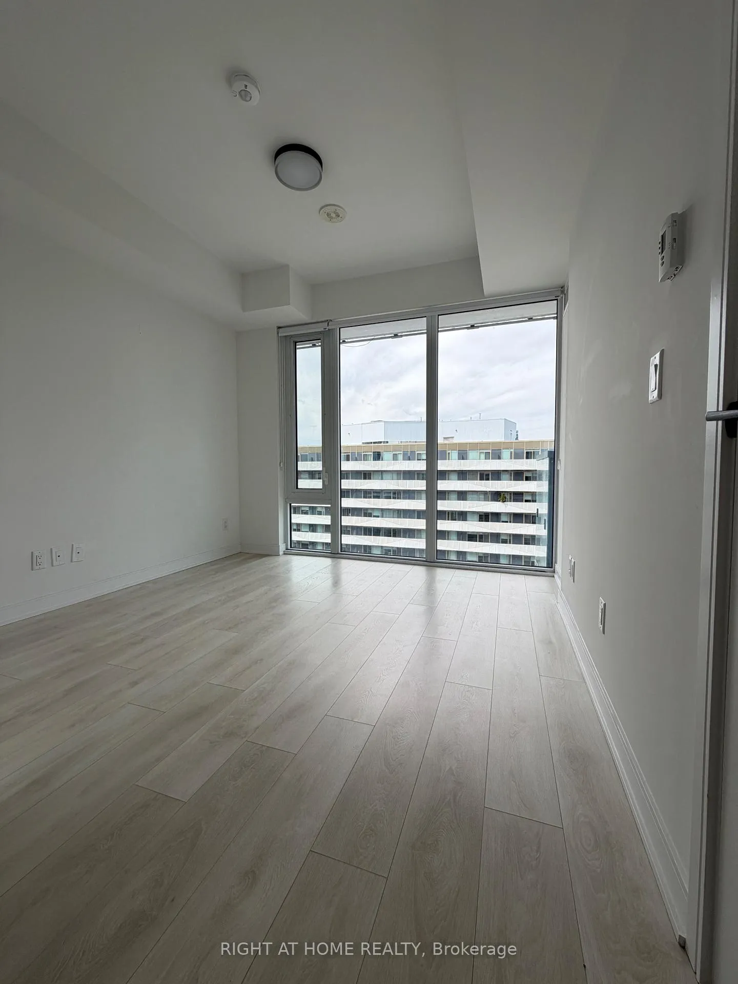 Photo 17 of Unit N1107, 35 Rolling Mills Road, Toronto, Waterfront Communities — HOMEH