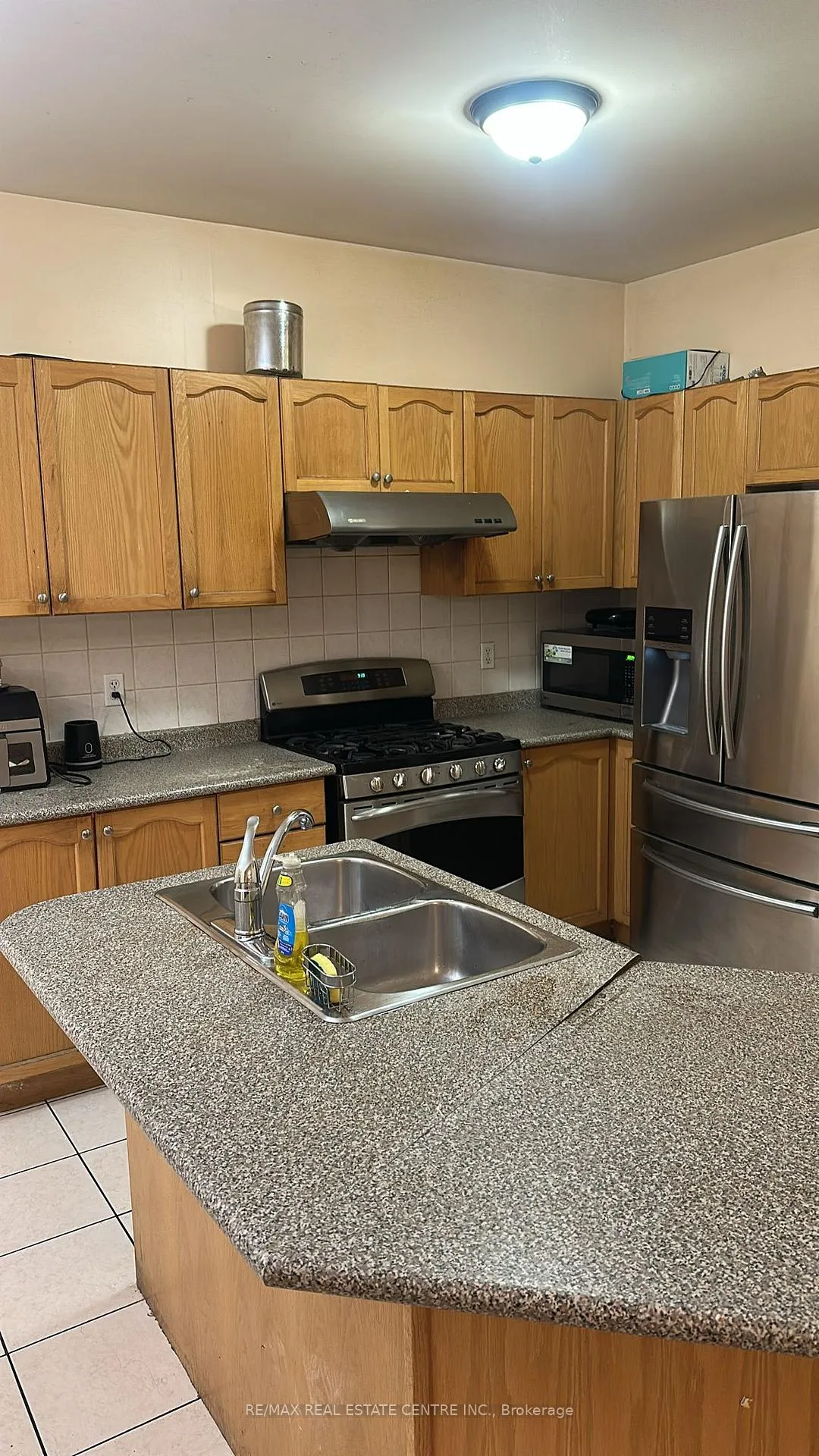 Photo 4 of Unit UPPER, 62 Ashdale Road, Brampton, Bram West — HOMEH