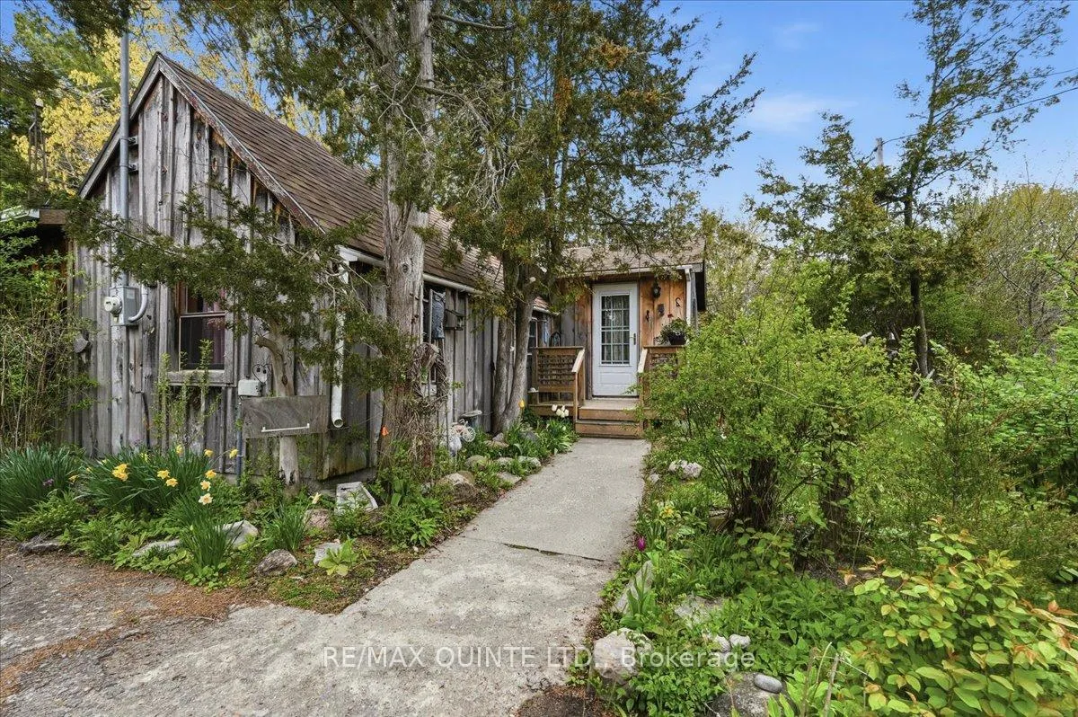 Photo 1 of 1242 County Road 12, Prince Edward County, Hallowell Ward — HOMEH