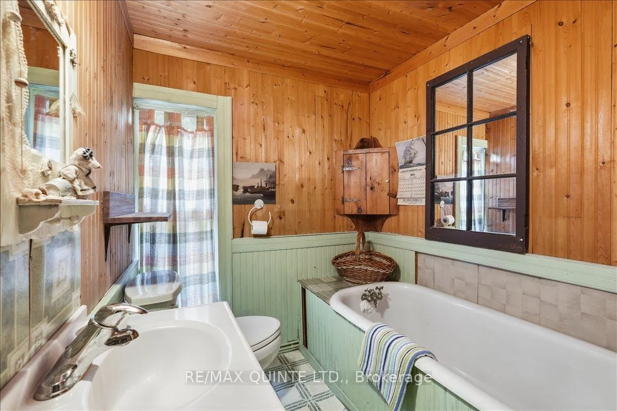 Photo 17 of 1242 County Road 12, Prince Edward County, Hallowell Ward — HOMEH